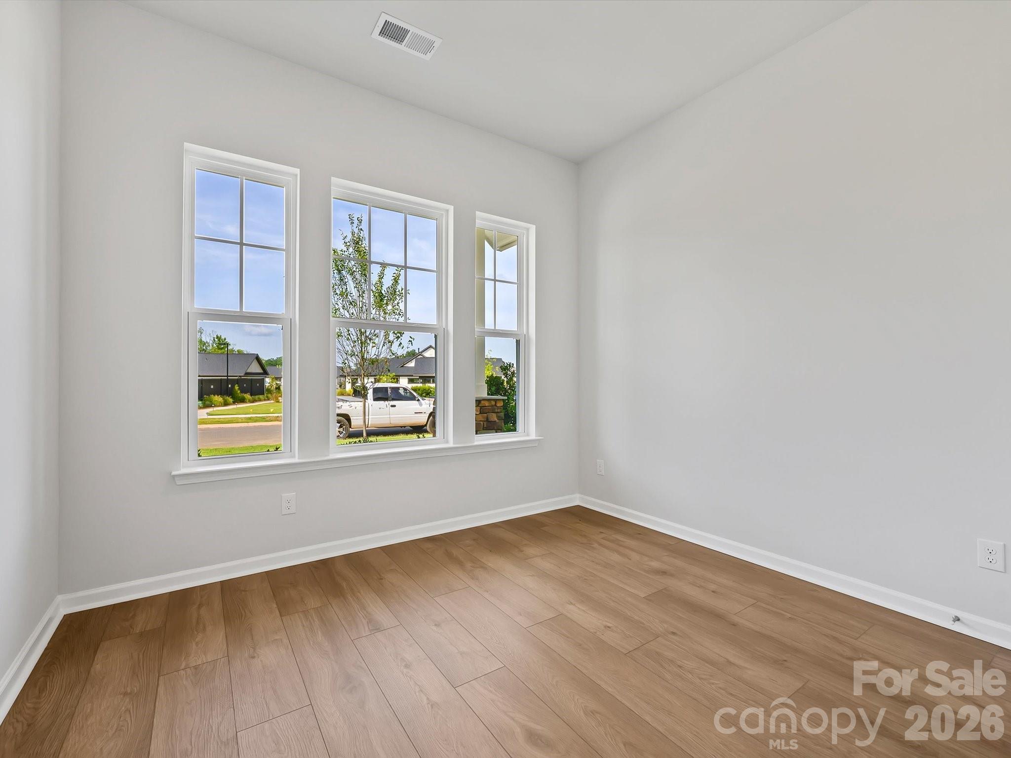 1015 Fen Lane Property Photo 10