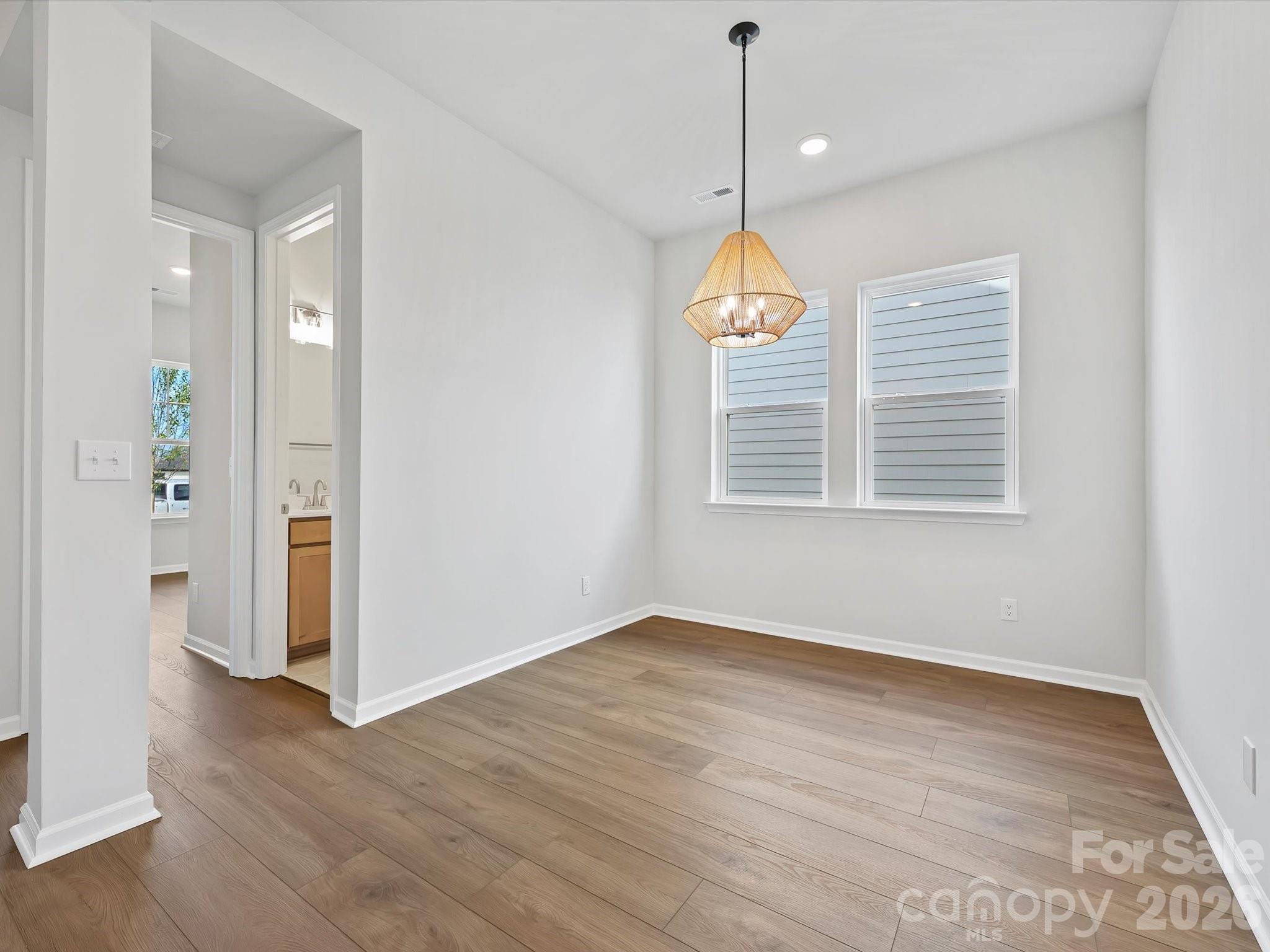 1015 Fen Lane Property Photo 12
