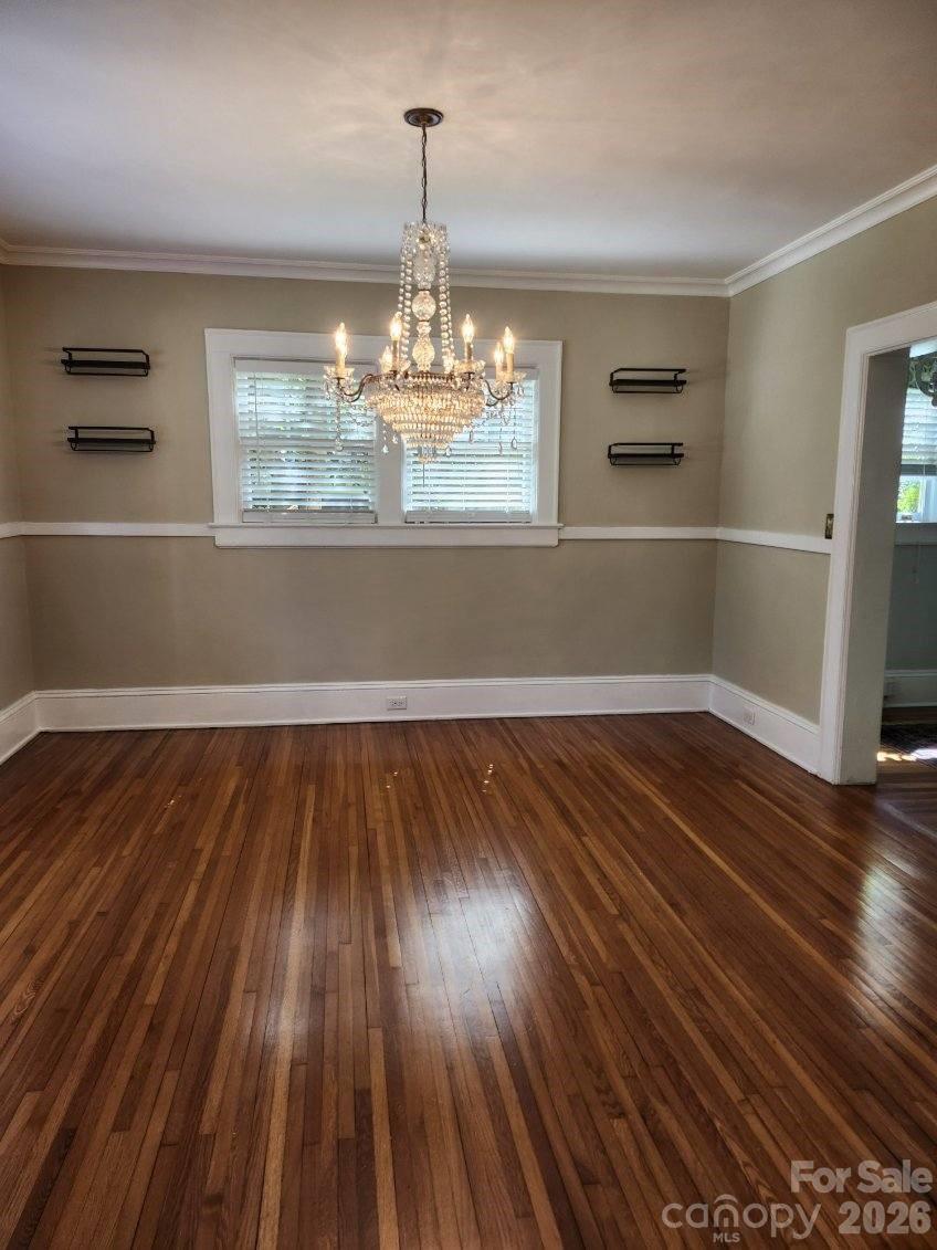 907 Edgewood Circle Property Photo 7