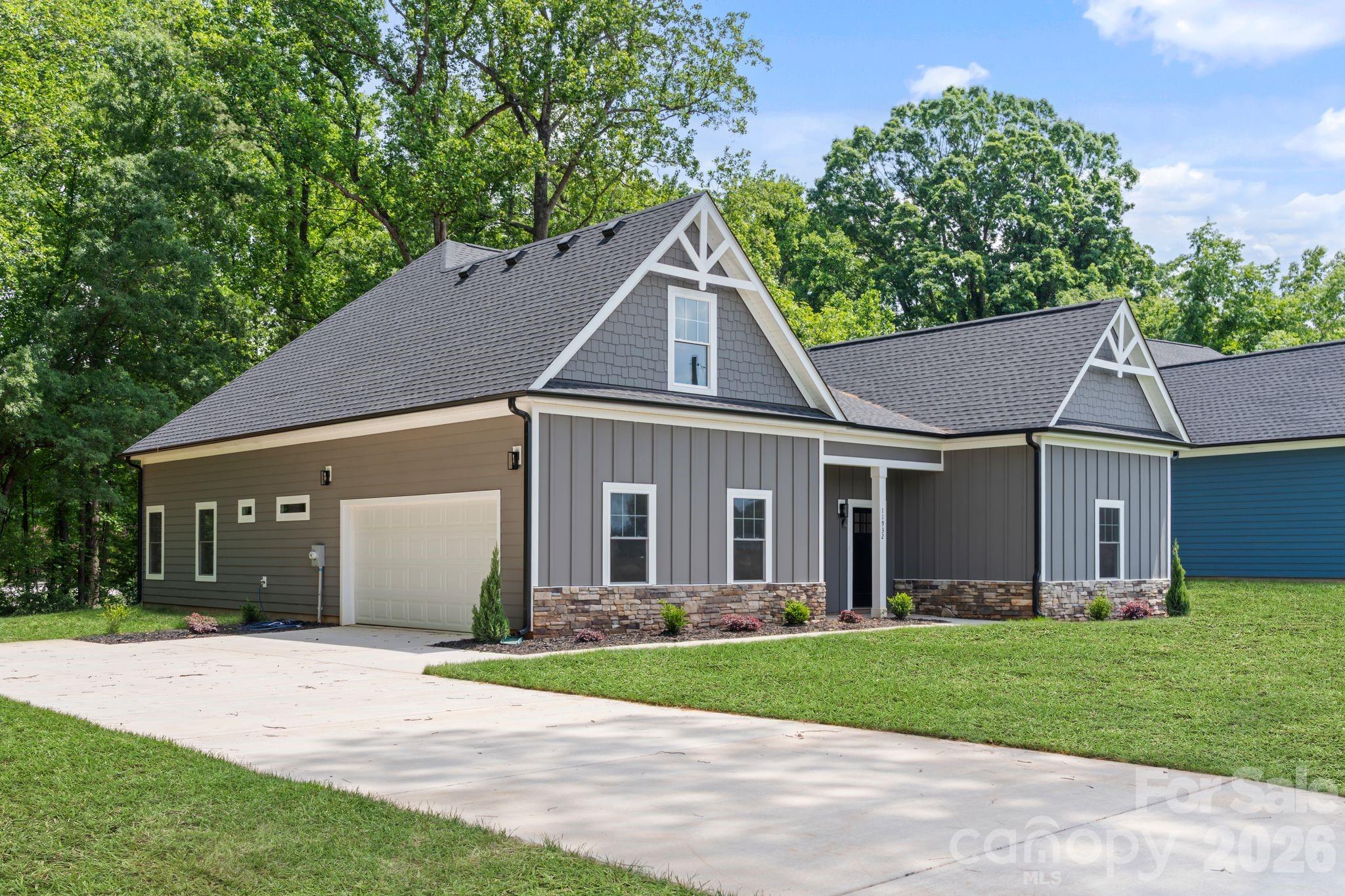 11932 Crabapple Lane Property Photo 2