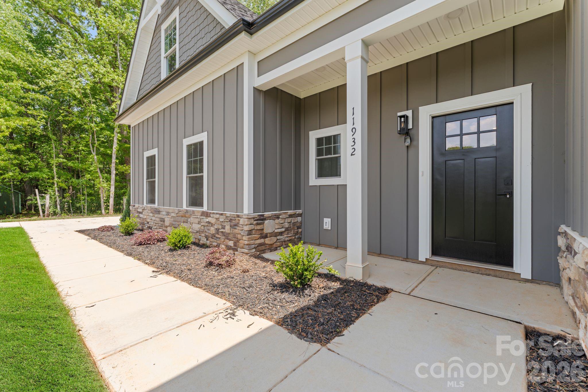 11932 Crabapple Lane Property Photo 3