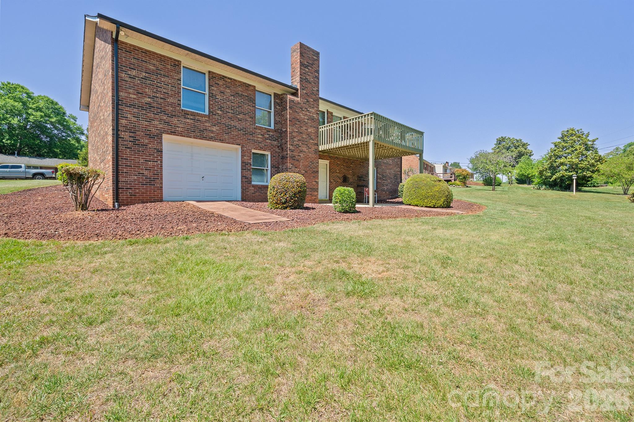 105 Rock Creek Drive Property Photo 6
