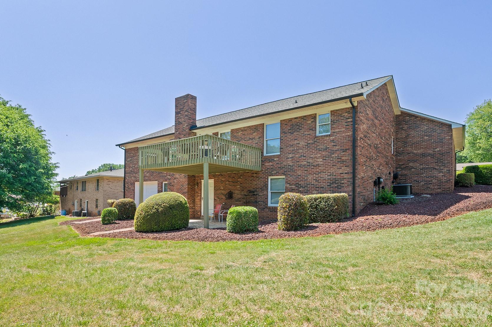 105 Rock Creek Drive Property Photo 8