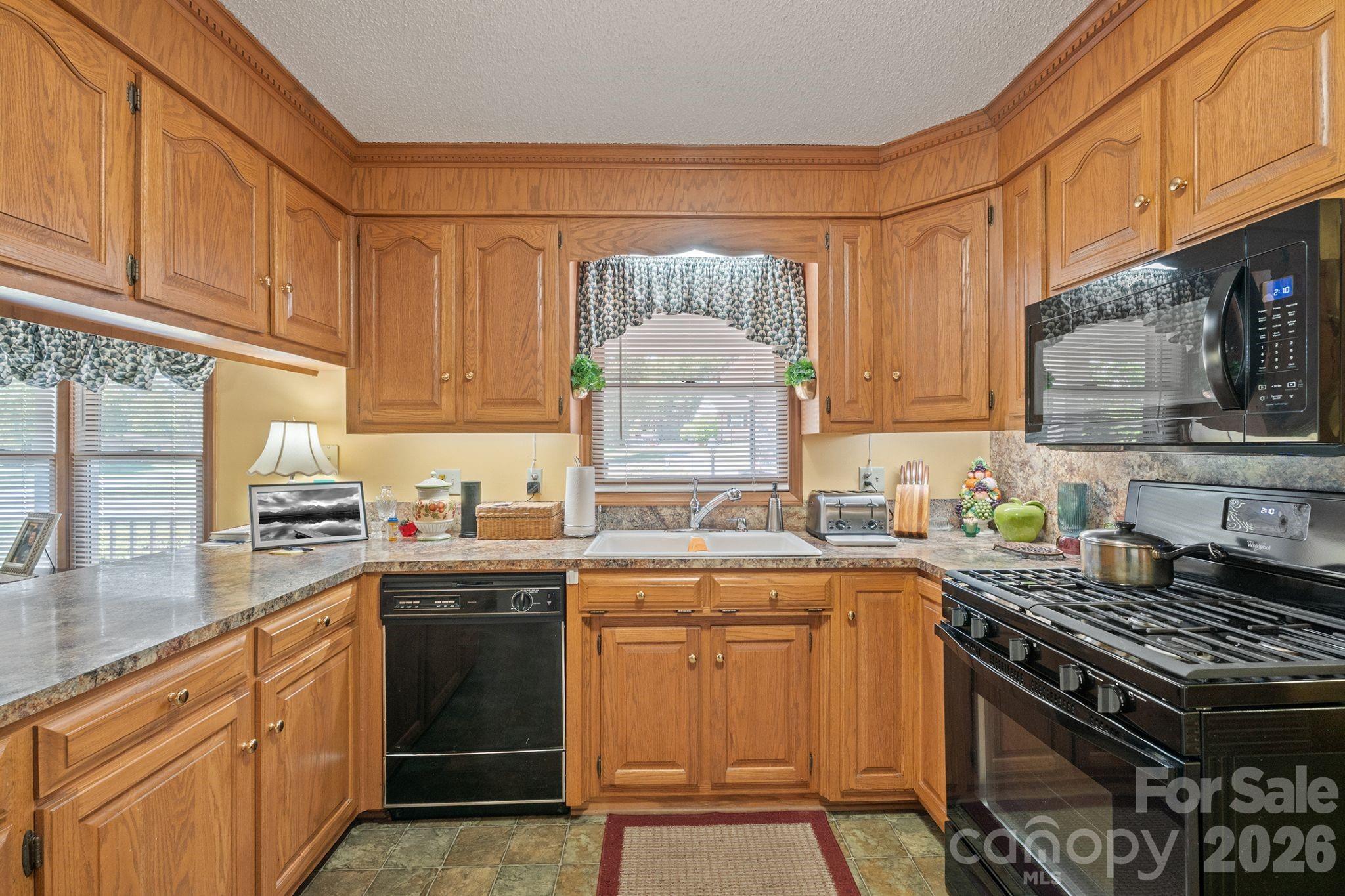 105 Rock Creek Drive Property Photo 11