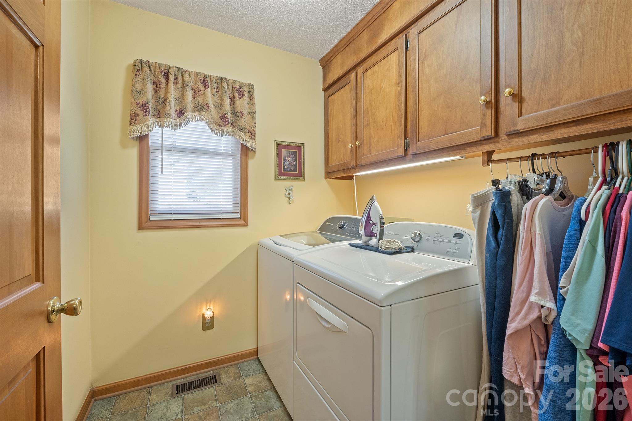105 Rock Creek Drive Property Photo 27
