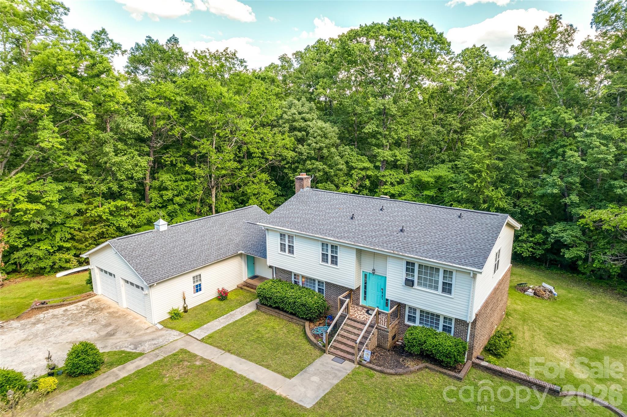 679 Fairforest Road Property Photo 2