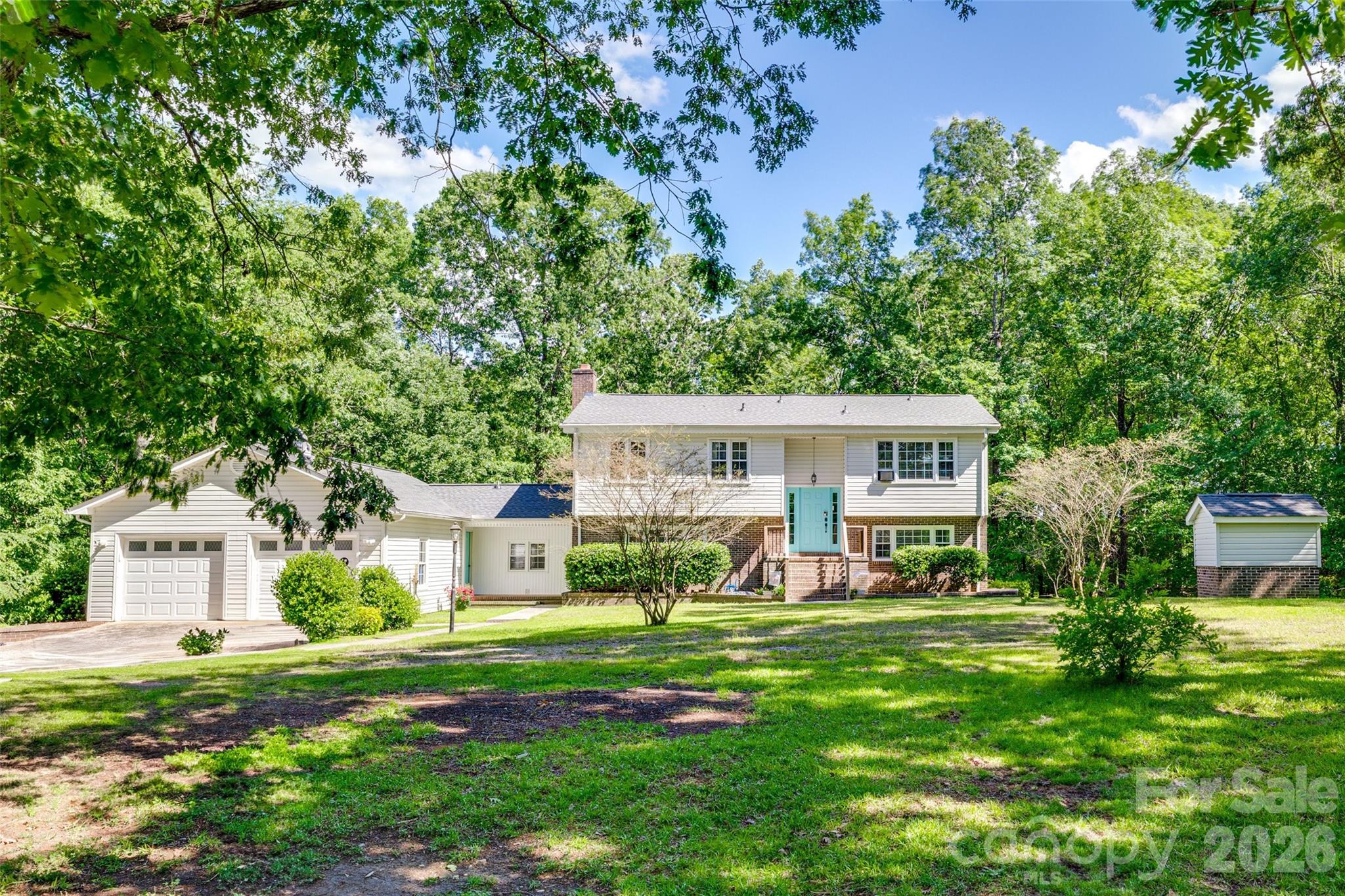 679 Fairforest Road Property Photo 3