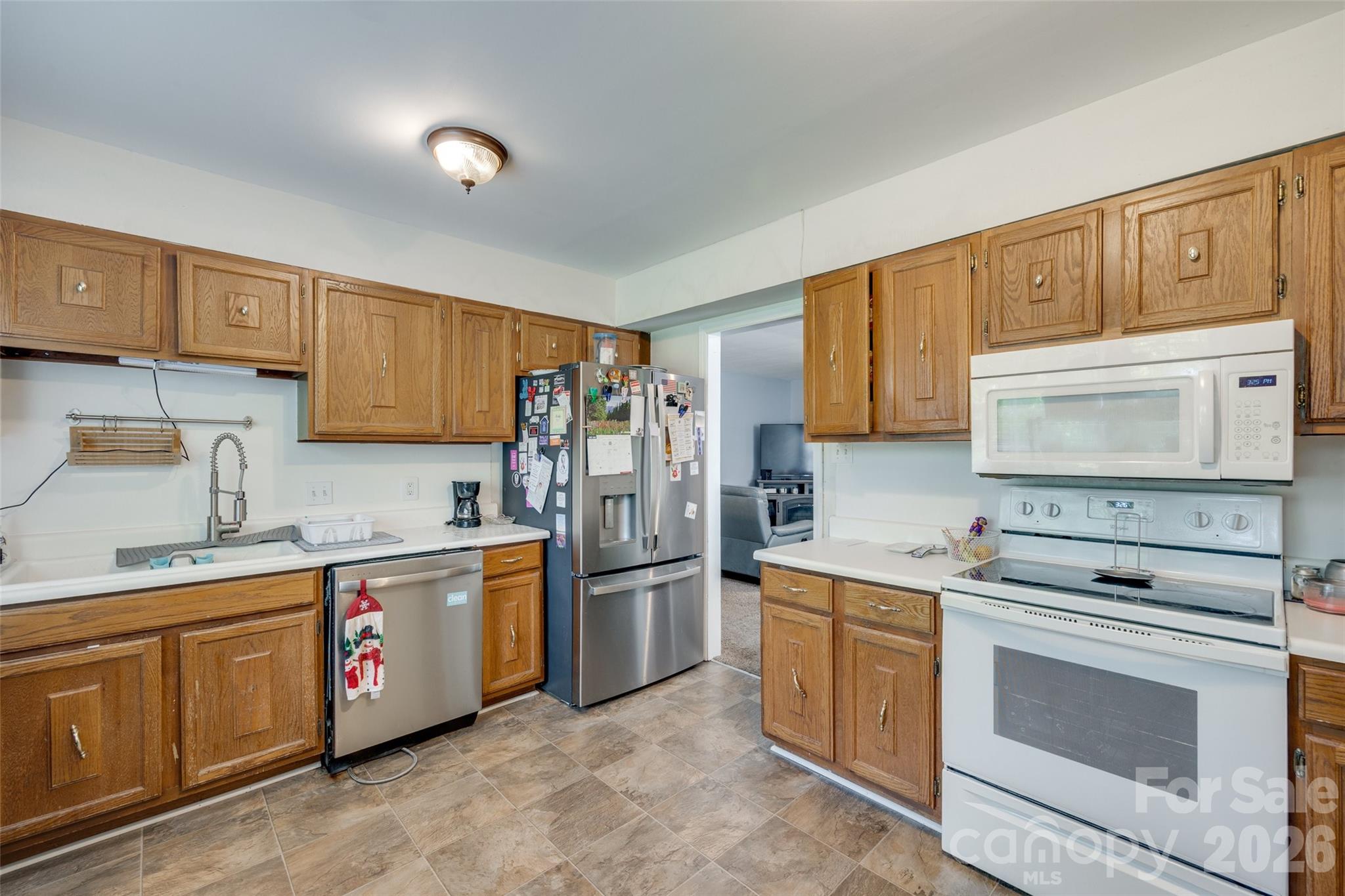 679 Fairforest Road Property Photo 8