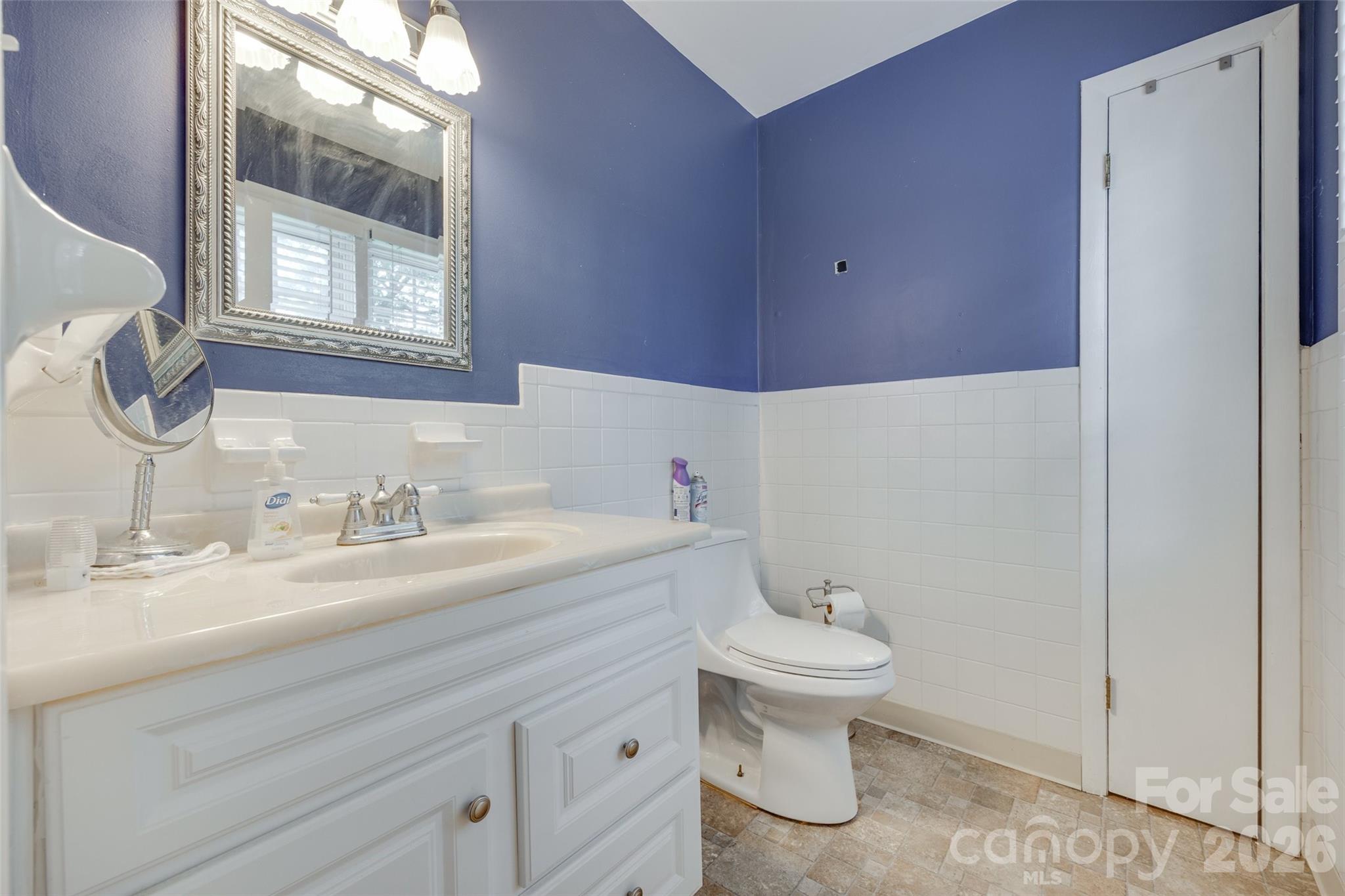 679 Fairforest Road Property Photo 12