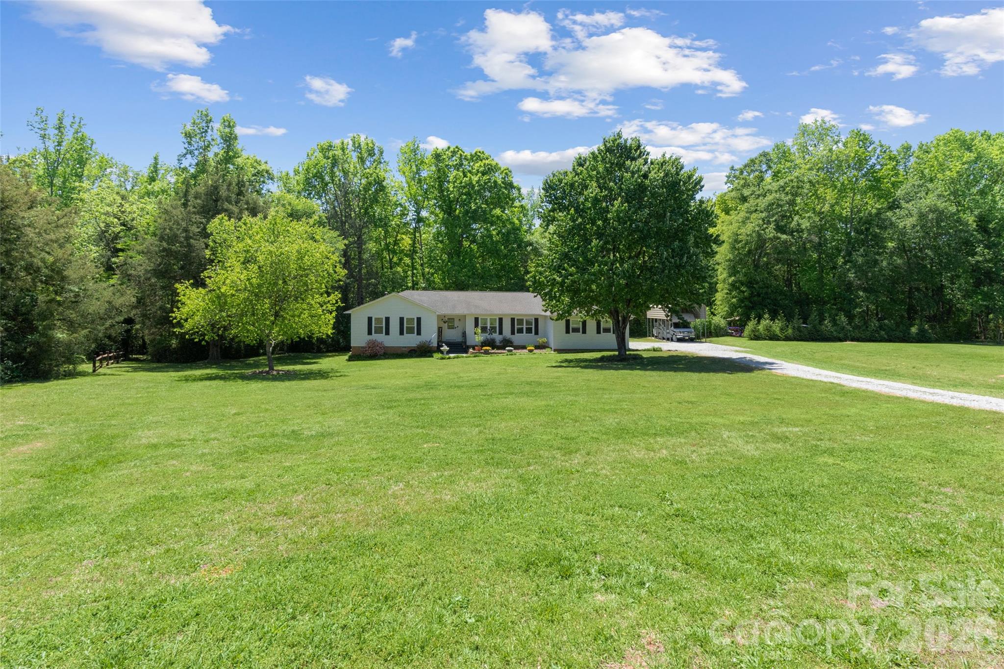 120 Captain White Drive Property Photo 3