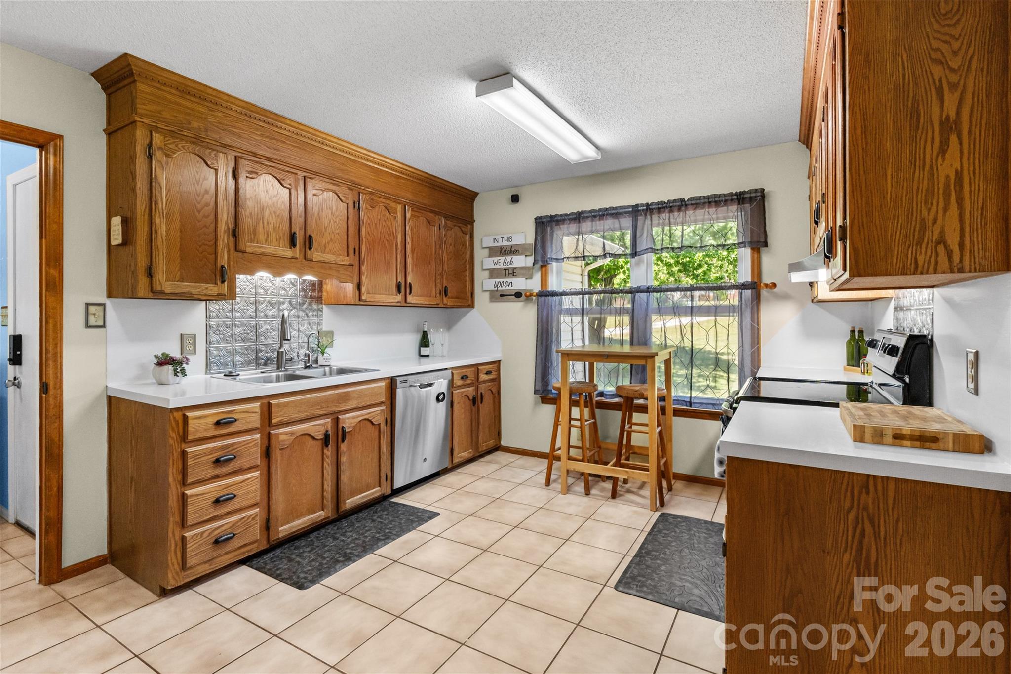 120 Captain White Drive Property Photo 13