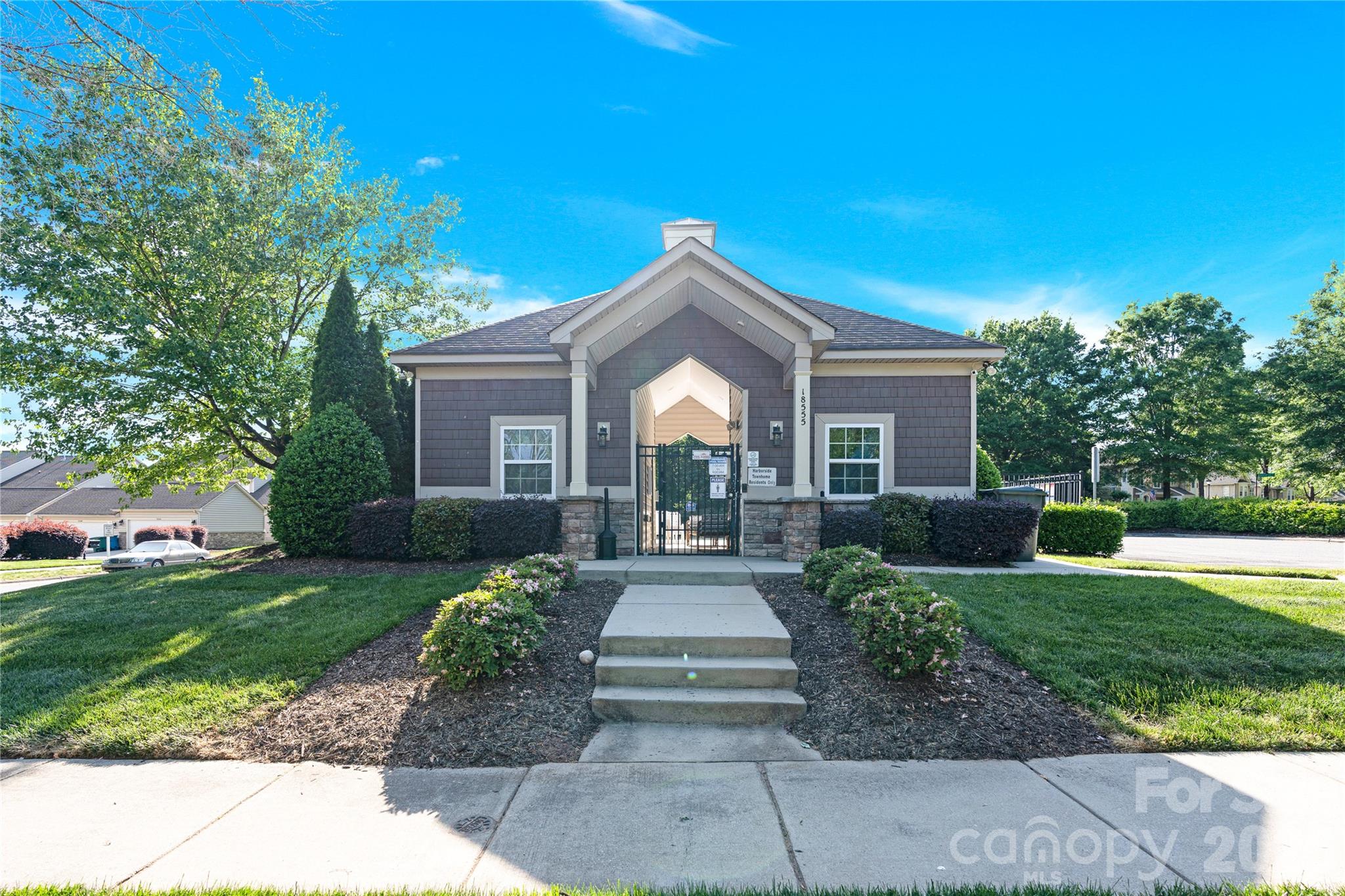 18503 The Commons Boulevard Property Photo 44