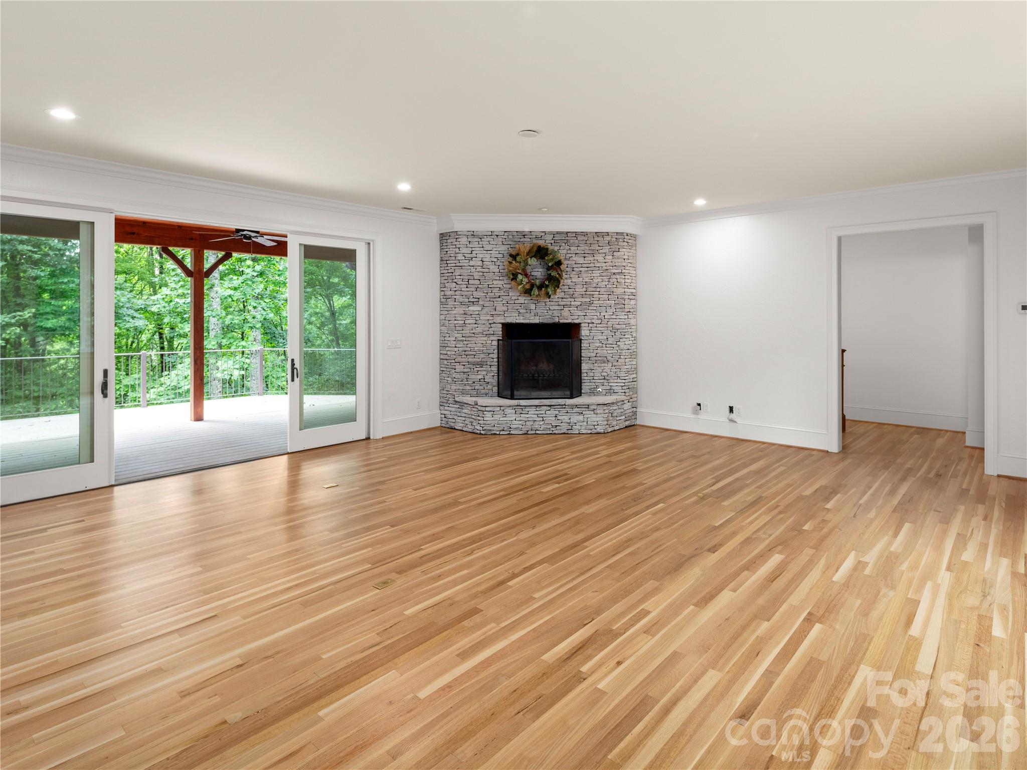 672 Walnut Valley Parkway Property Photo 4