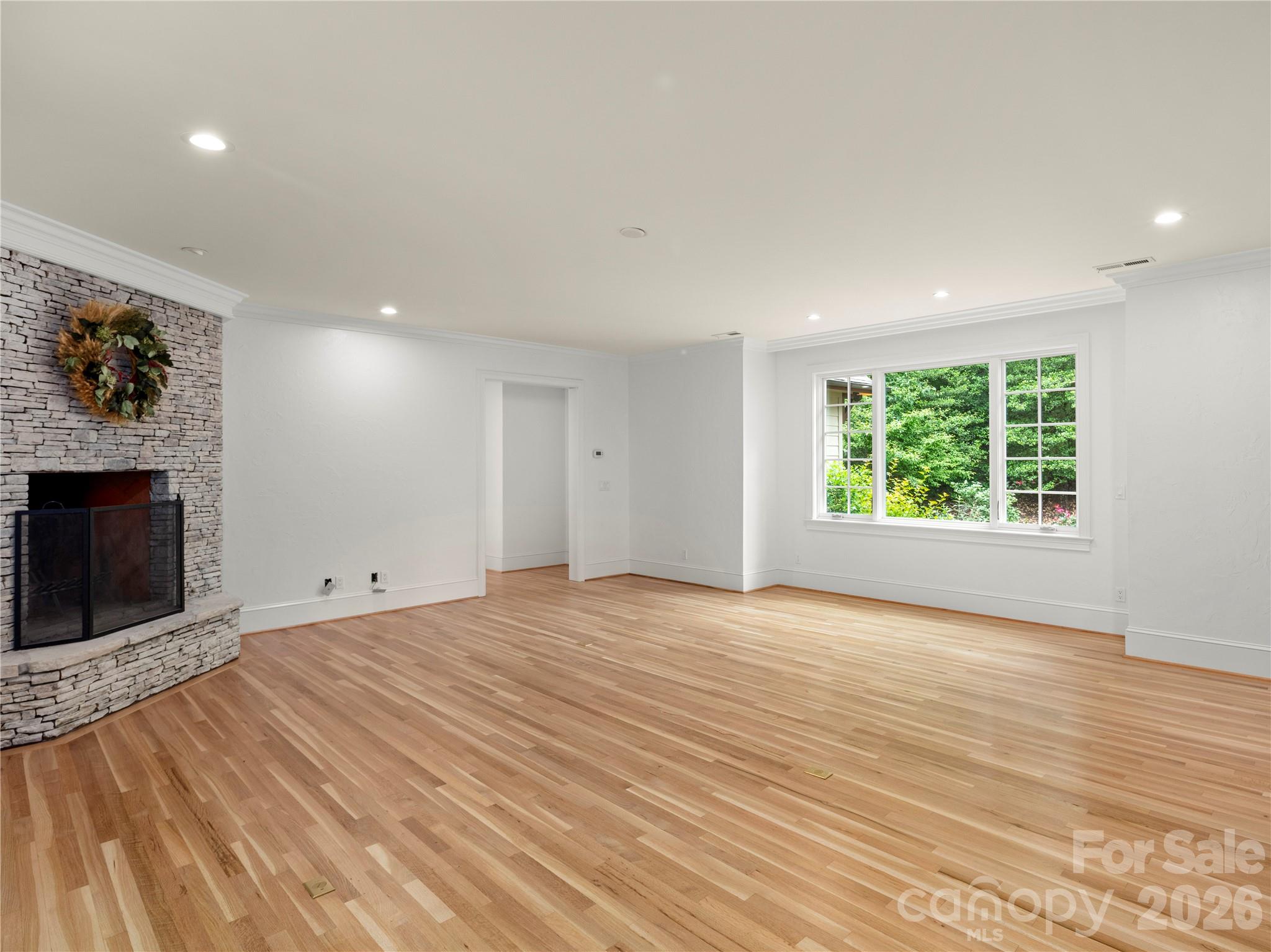 672 Walnut Valley Parkway Property Photo 7