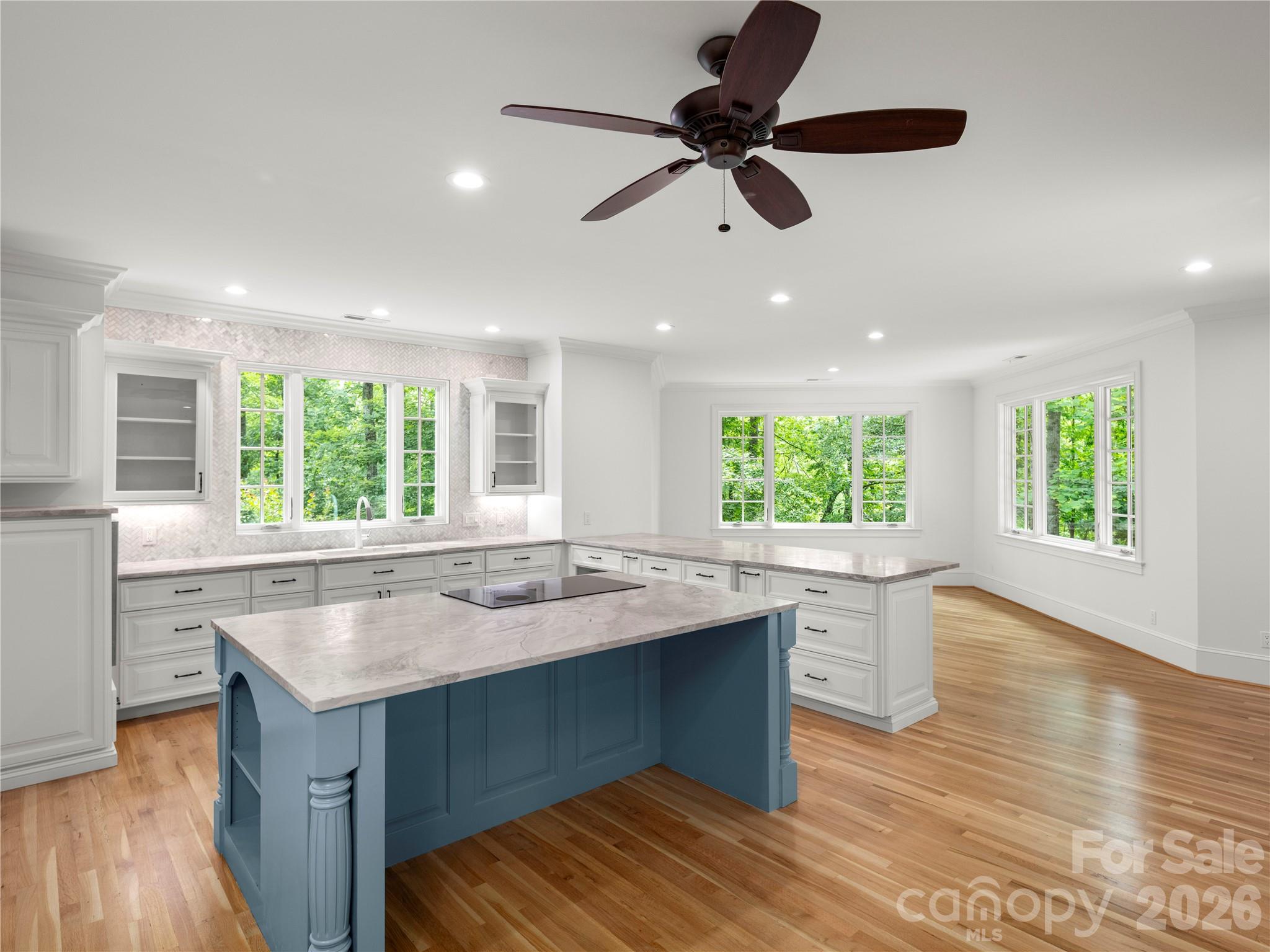 672 Walnut Valley Parkway Property Photo 8