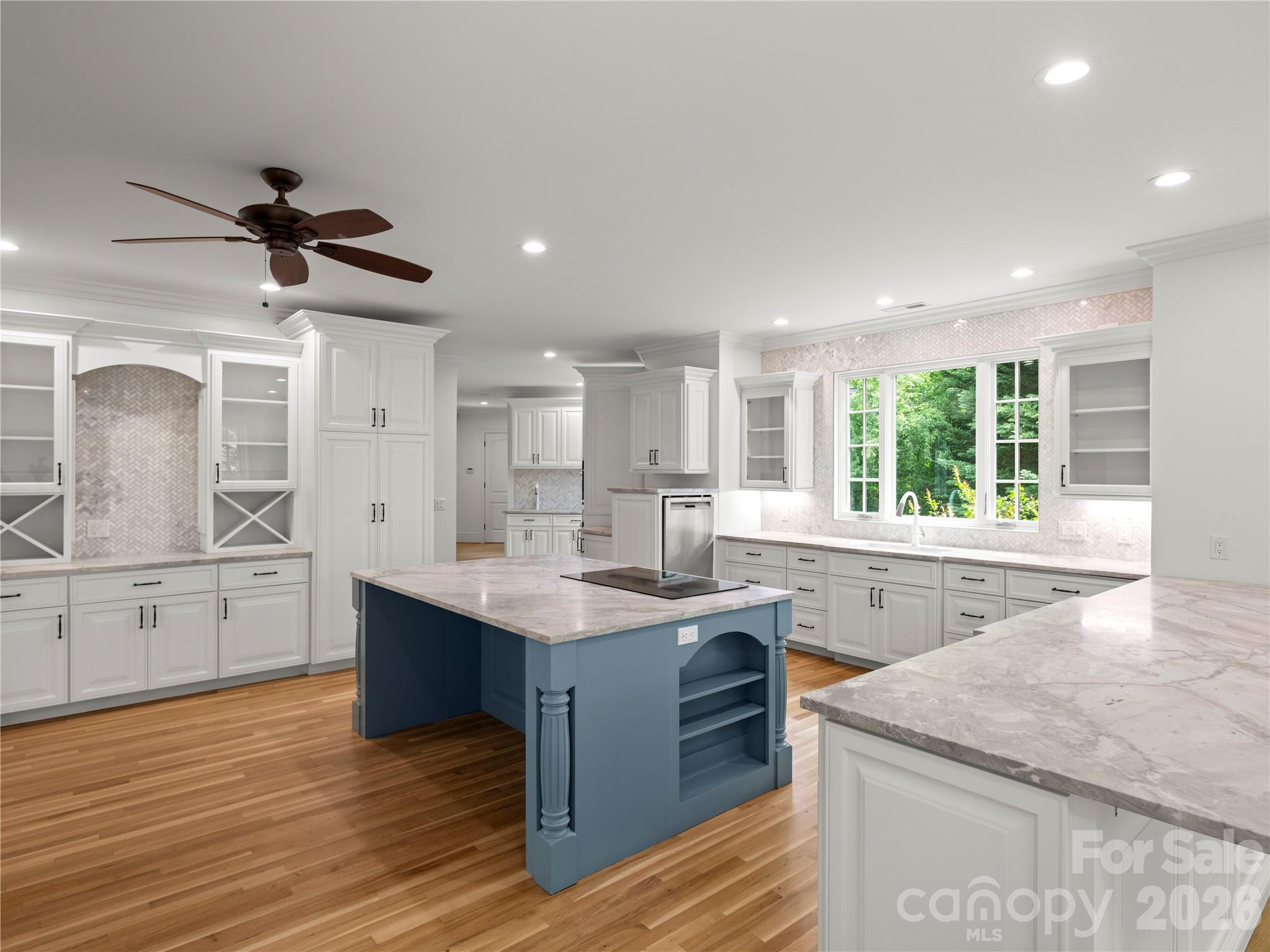 672 Walnut Valley Parkway Property Photo 9