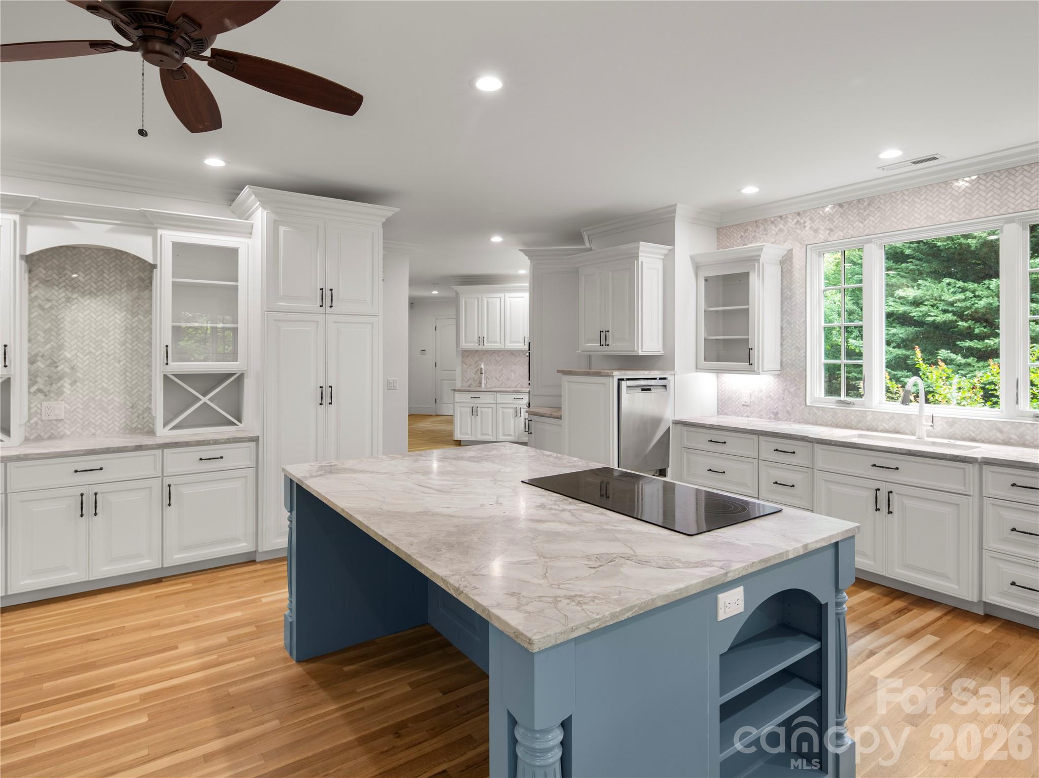 672 Walnut Valley Parkway Property Photo 14