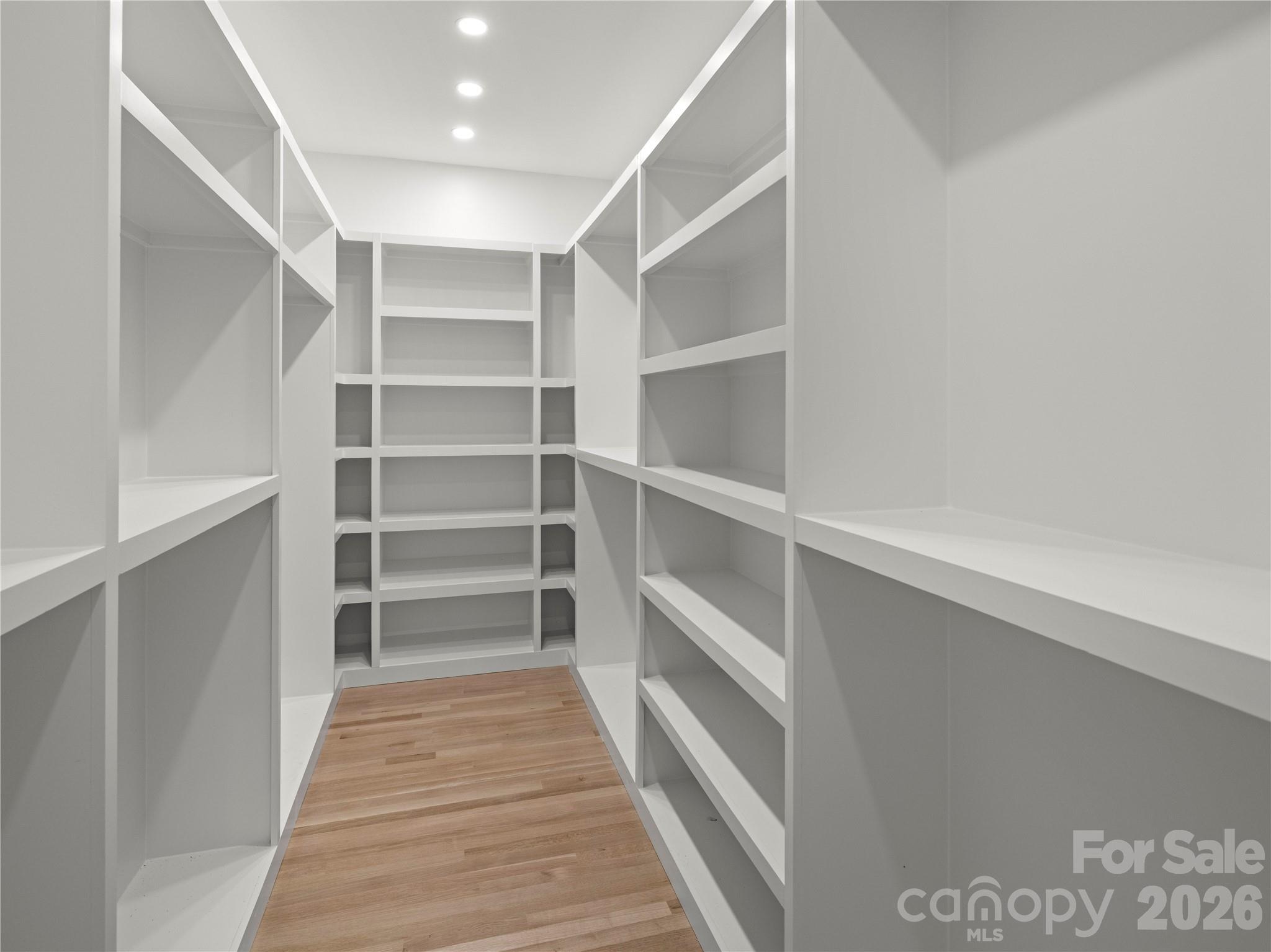672 Walnut Valley Parkway Property Photo 23