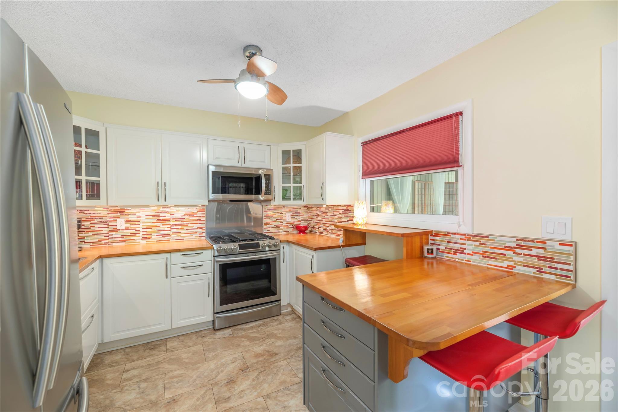 51 Maple Ridge Lane Property Photo 5