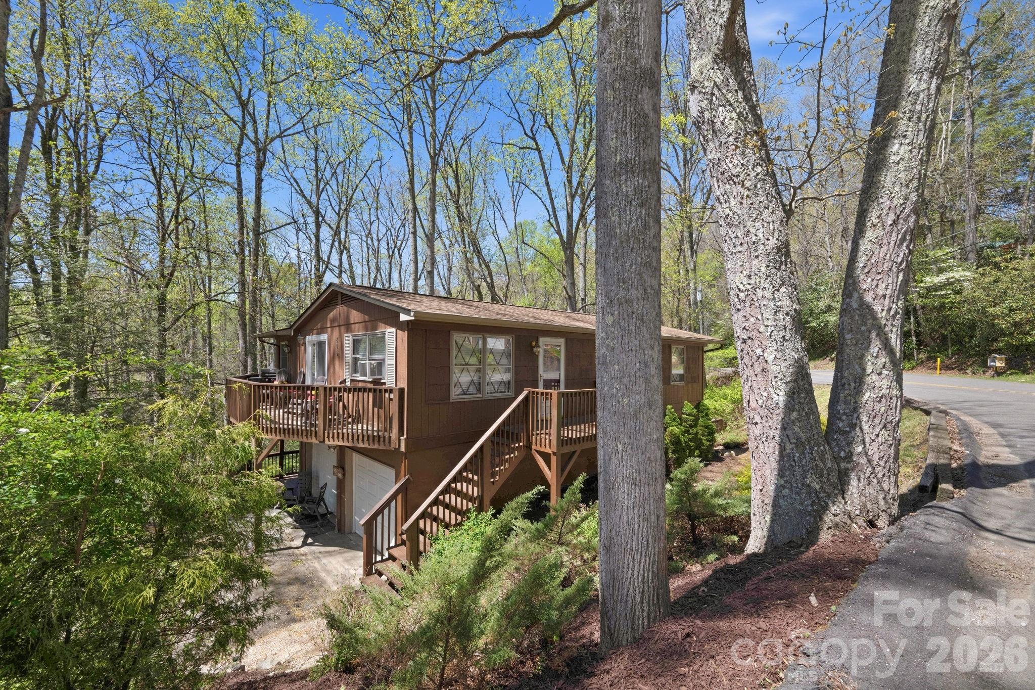 806 Dogwood Drive Property Photo 2