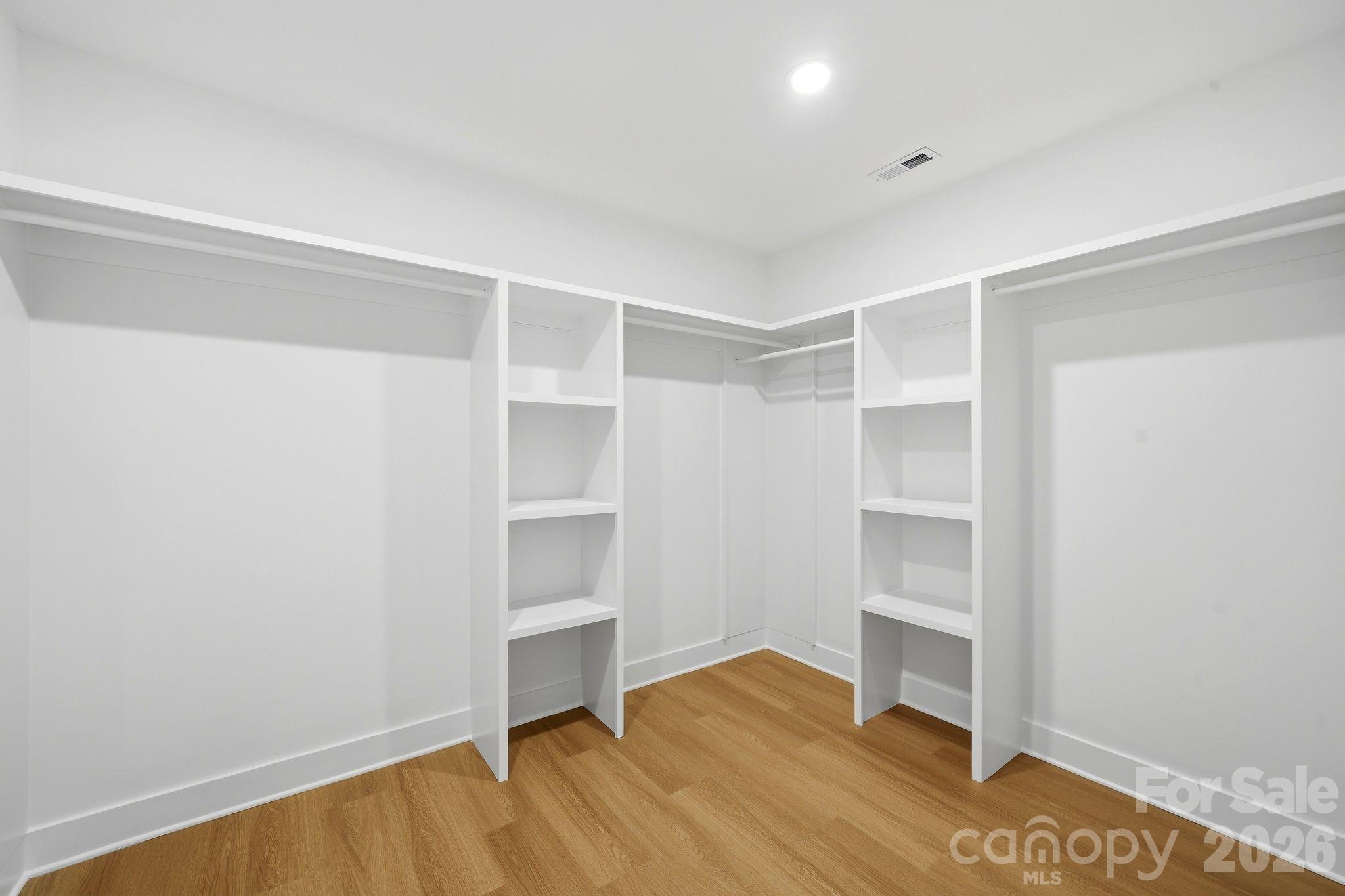 6882 Pine Moss Lane Property Photo 8