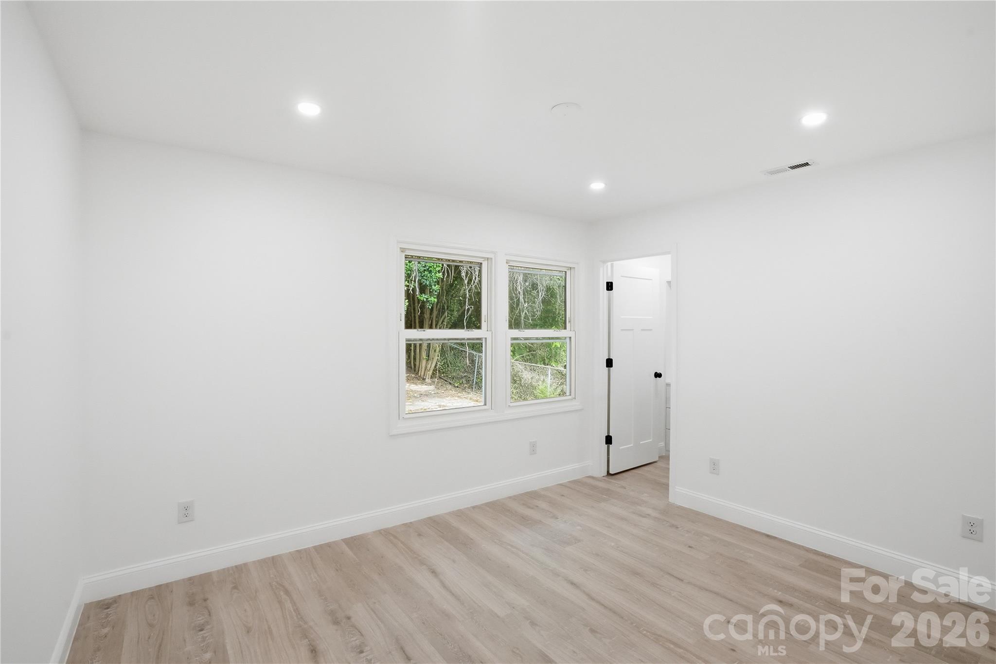 921 Green Circle Drive Property Photo 13