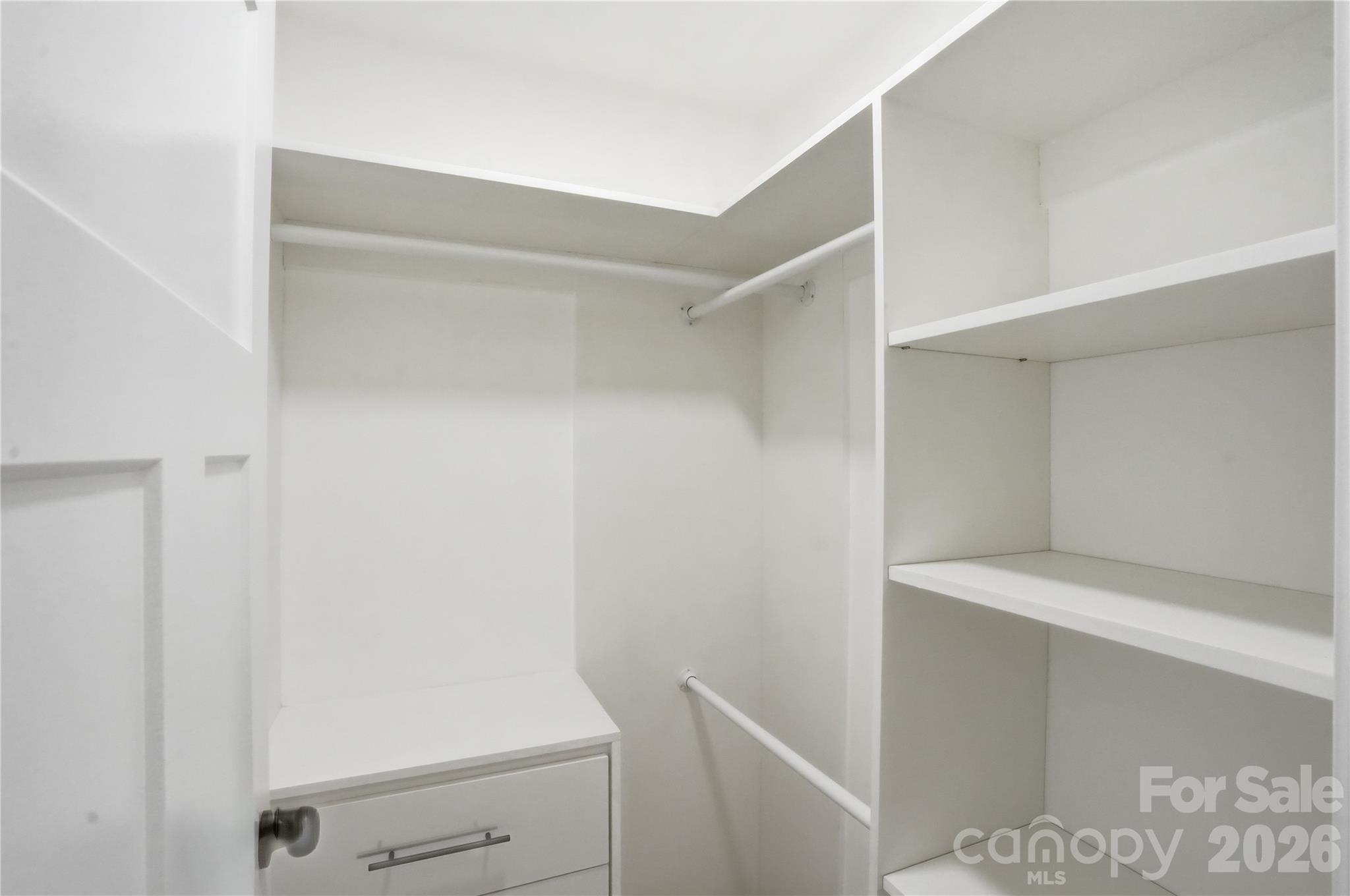 921 Green Circle Drive Property Photo 14