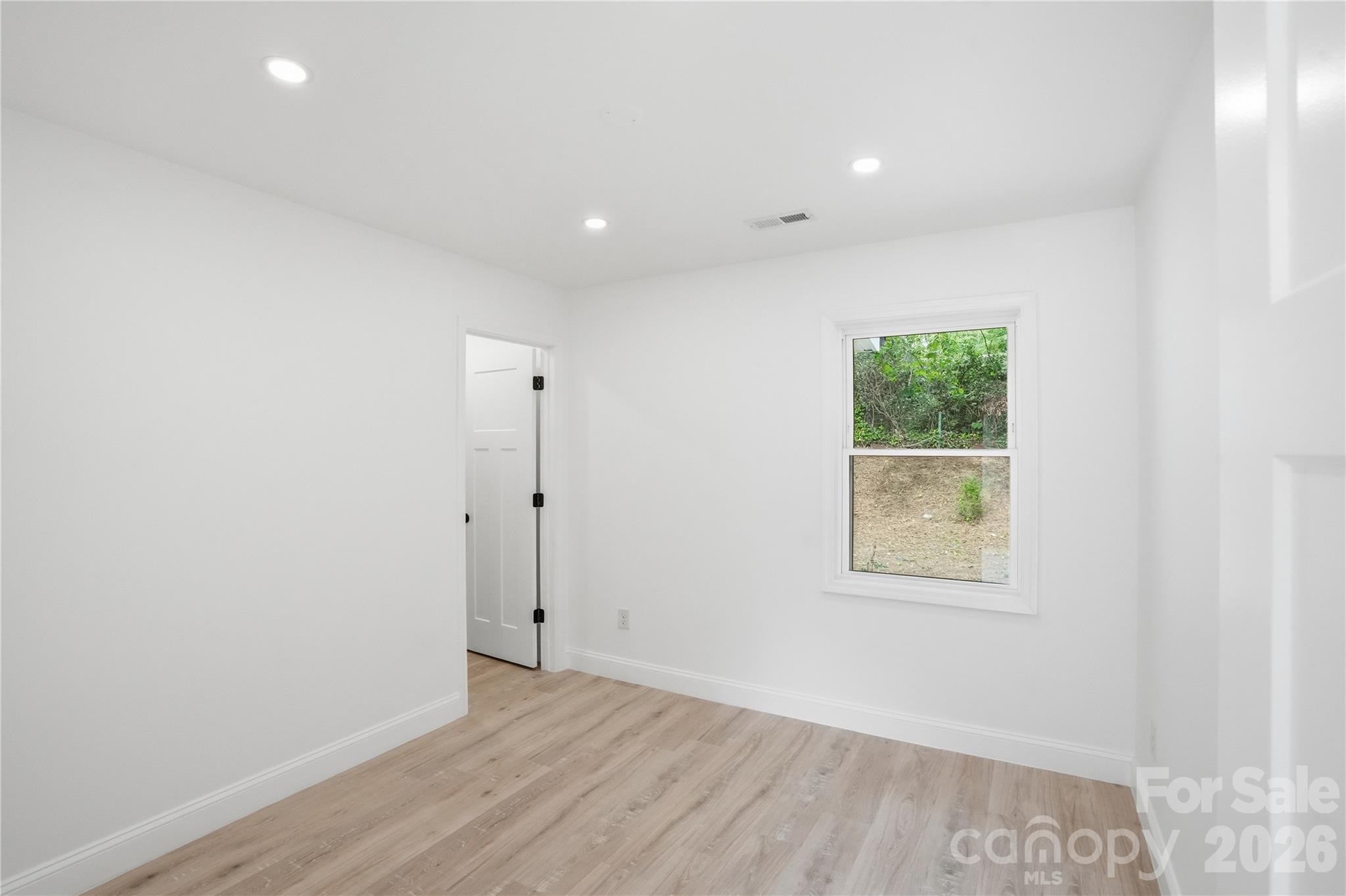 921 Green Circle Drive Property Photo 15