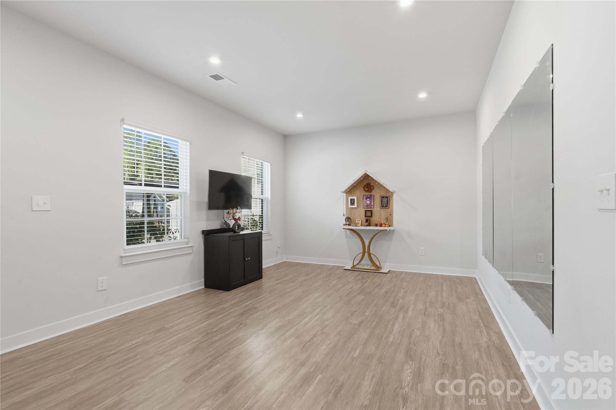 10158 Paper Birch Drive Property Photo 5
