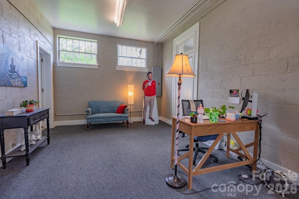 1080 Main Street Property Photo 4