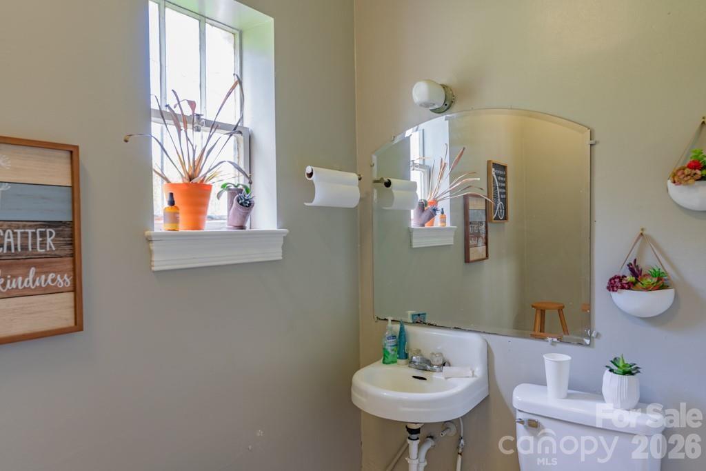 1080 Main Street Property Photo 8