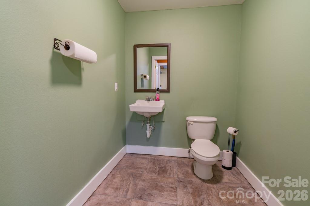 1080 Main Street Property Photo 17