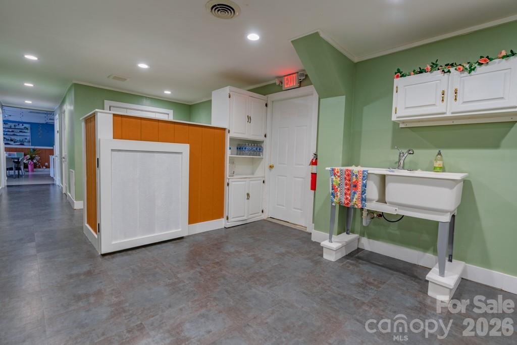 1080 Main Street Property Photo 27
