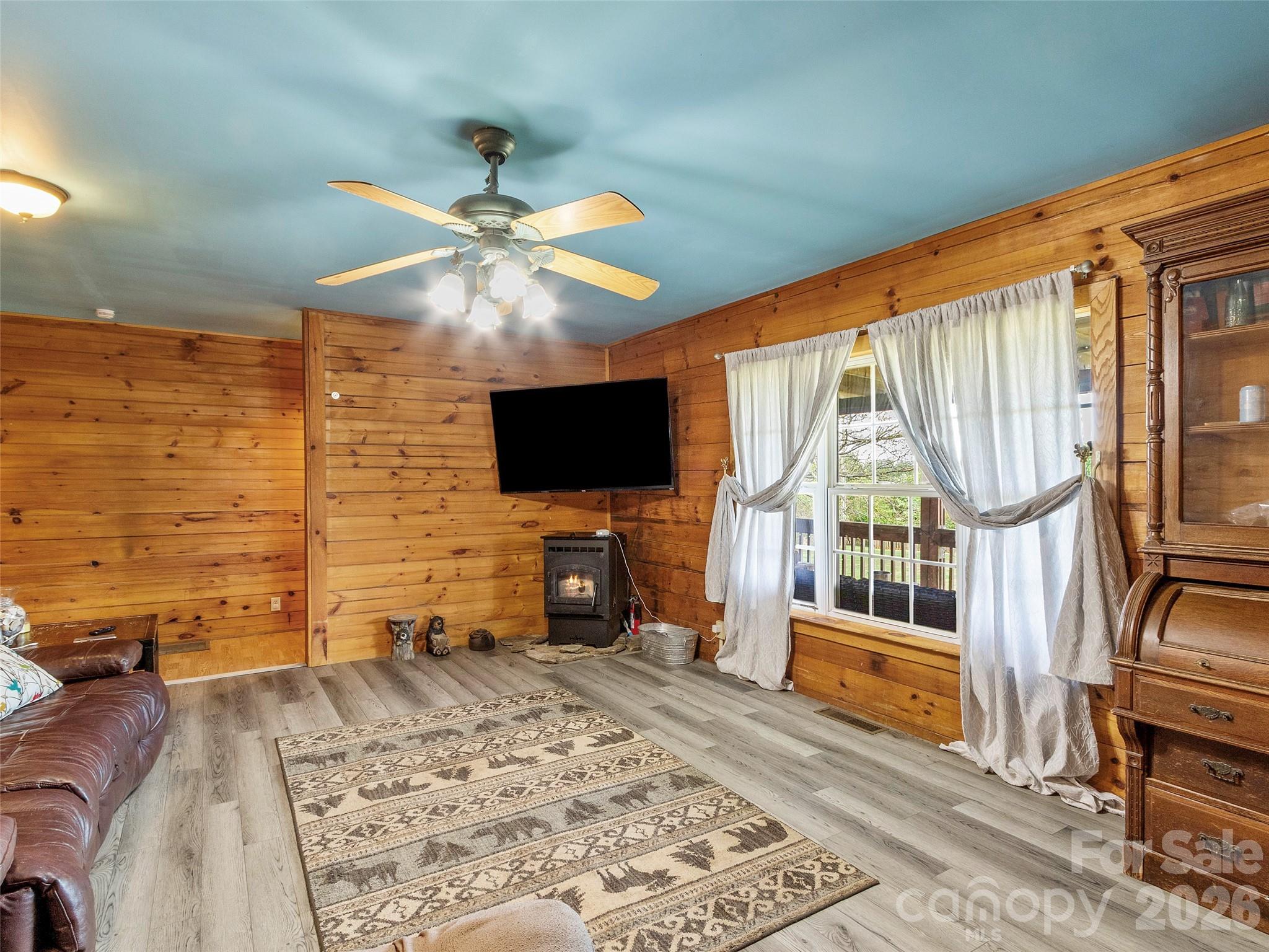 120 Lillie Lane Property Photo 8