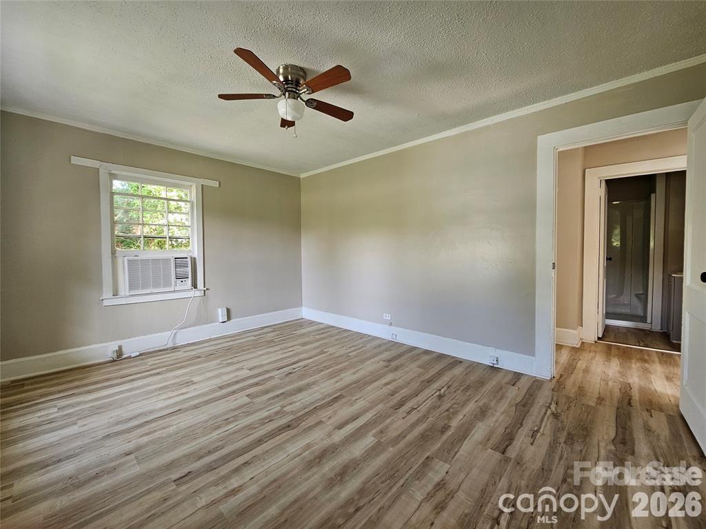 930 S Miller Street Property Photo 4