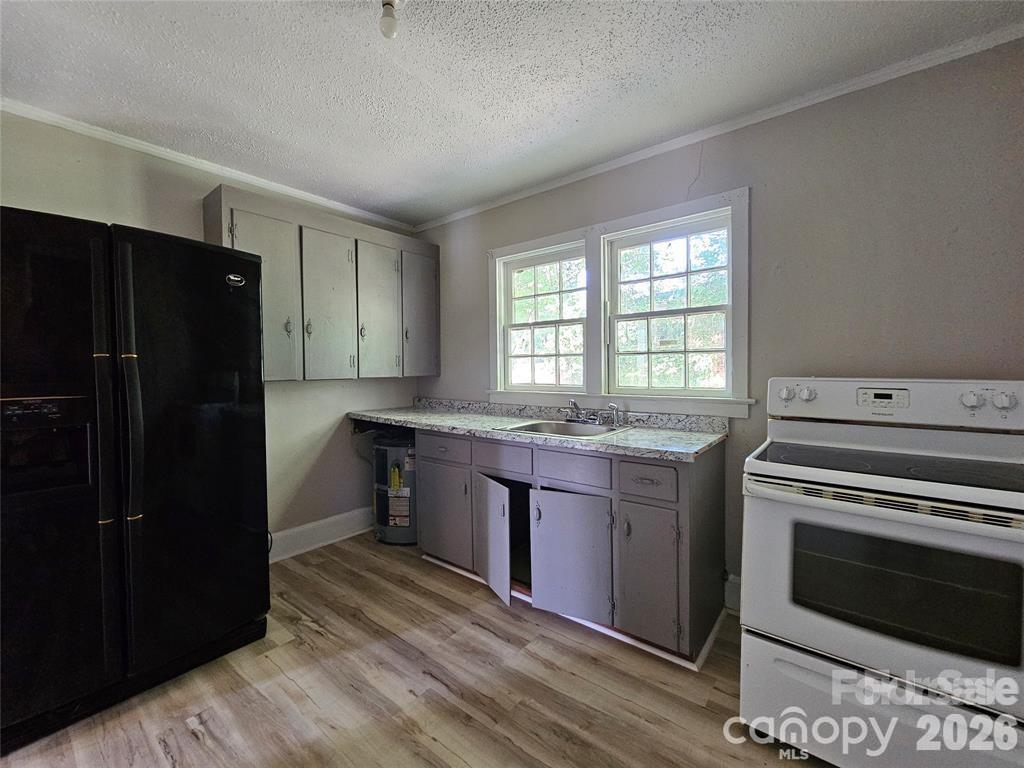 930 S Miller Street Property Photo 5