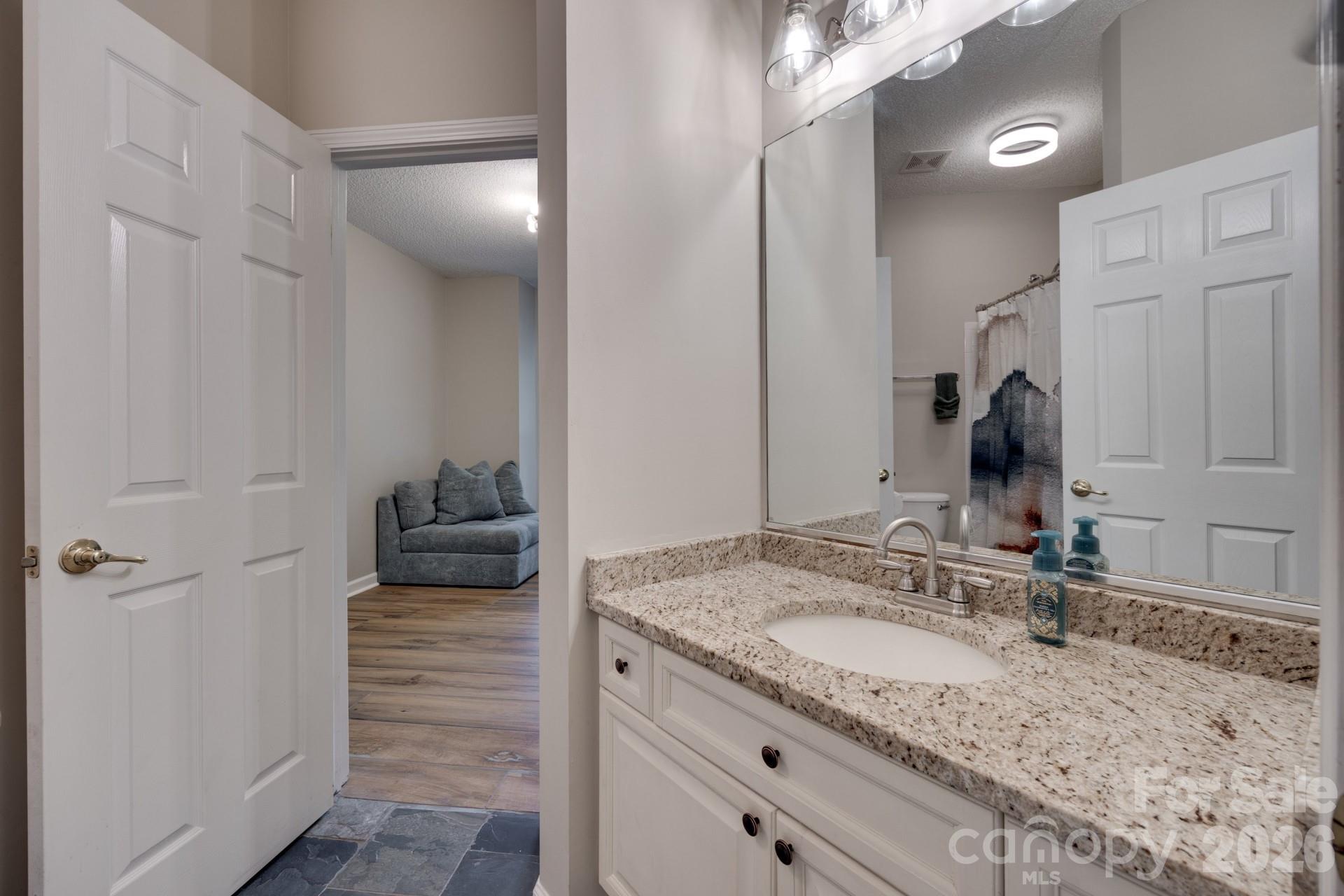 12719 Vantage Point Lane Property Photo 17