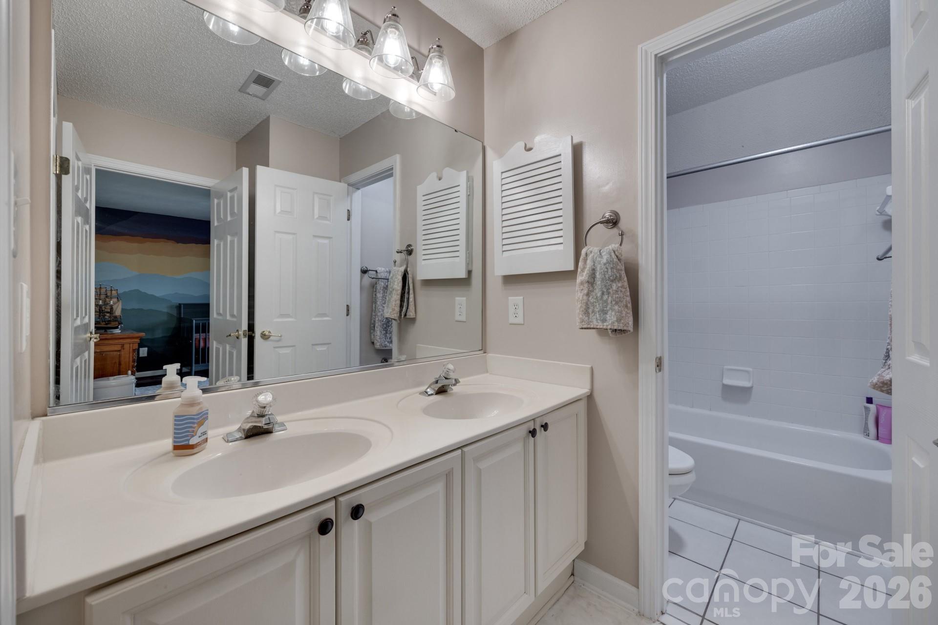 12719 Vantage Point Lane Property Photo 29
