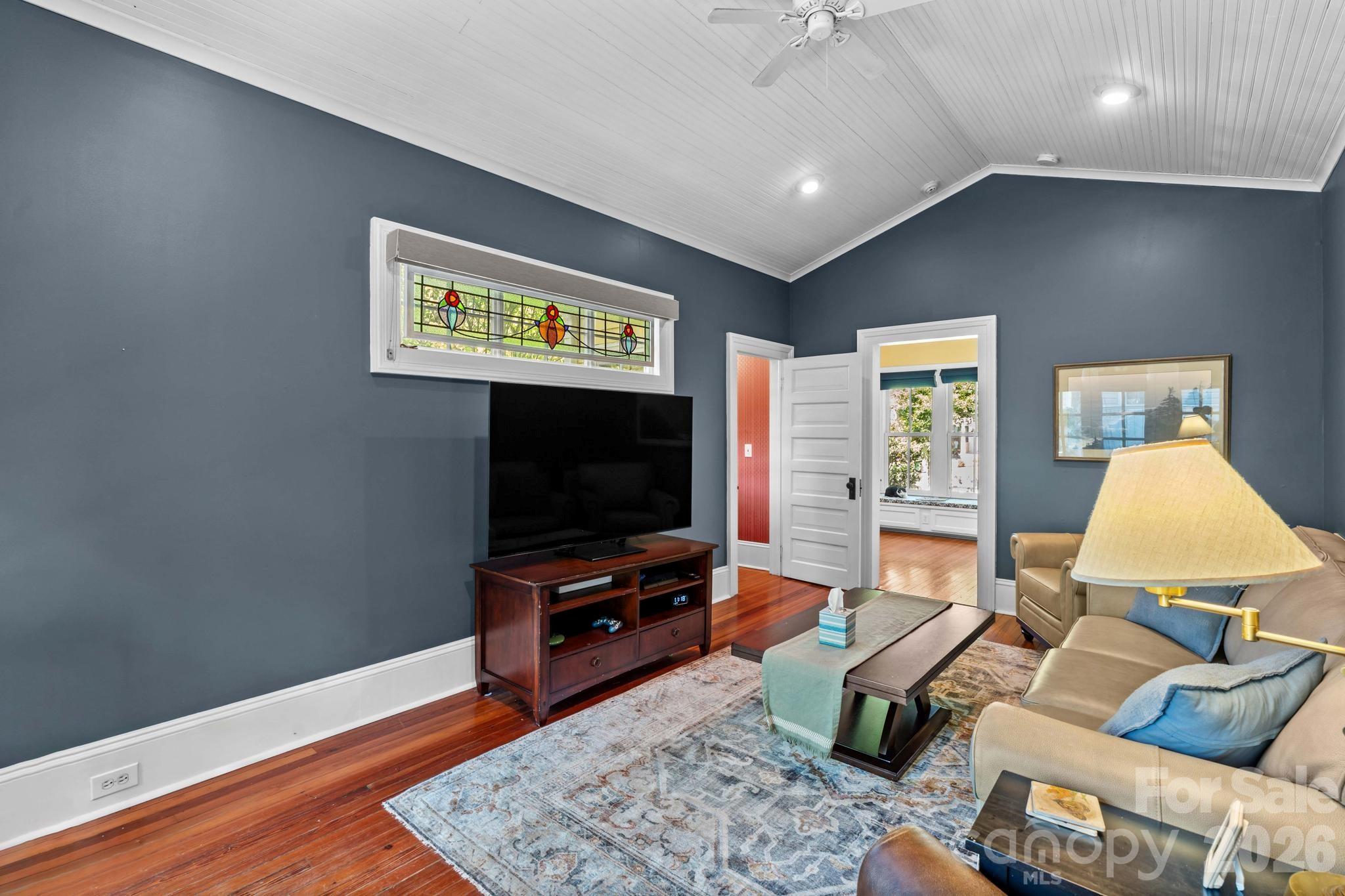 801 S Fulton Street Property Photo 22