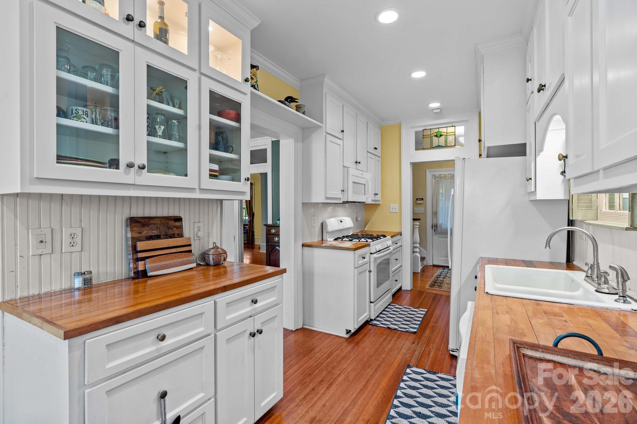 801 S Fulton Street Property Photo 27