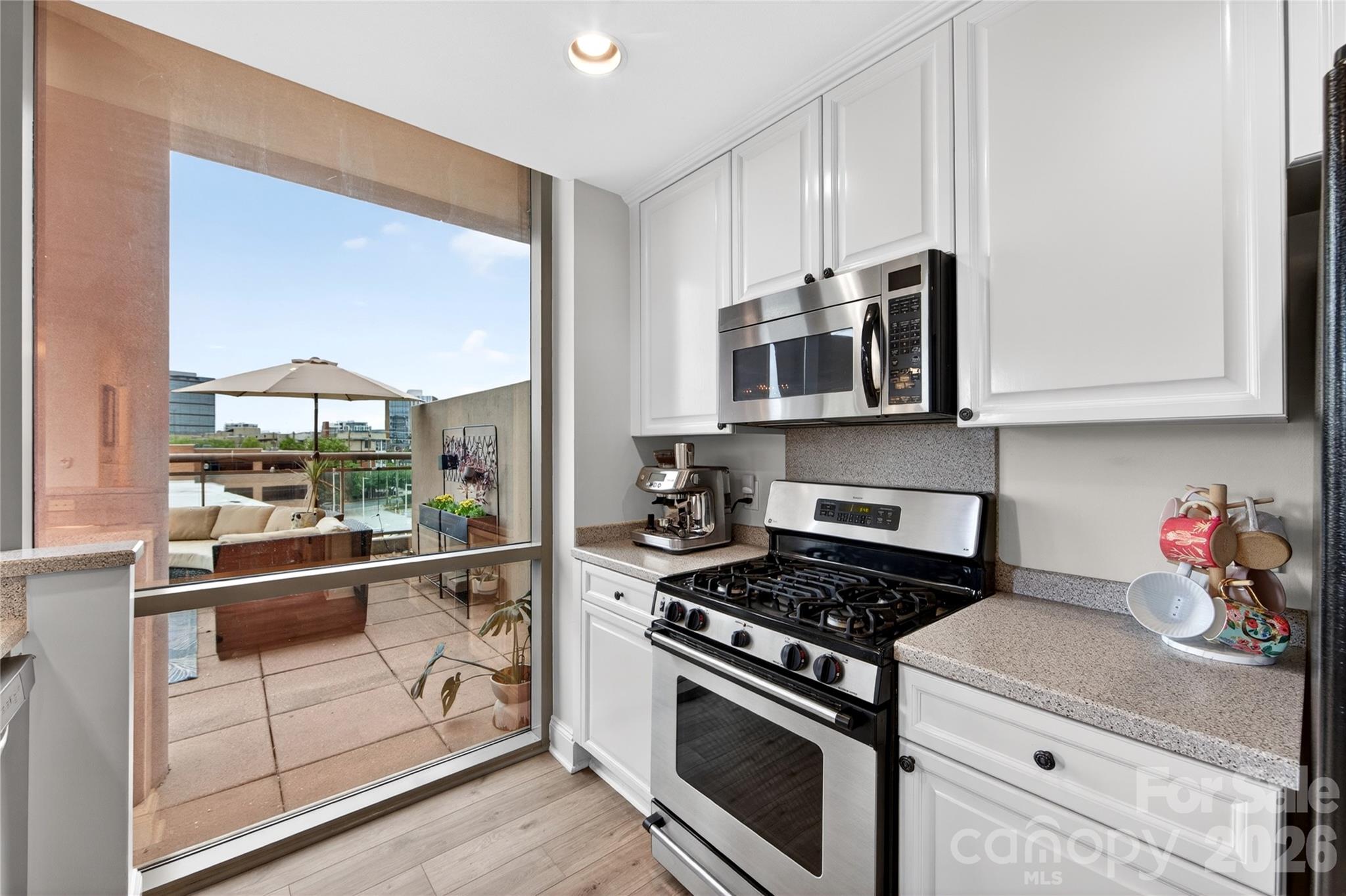 315 Arlington Avenue 503 Property Photo 6