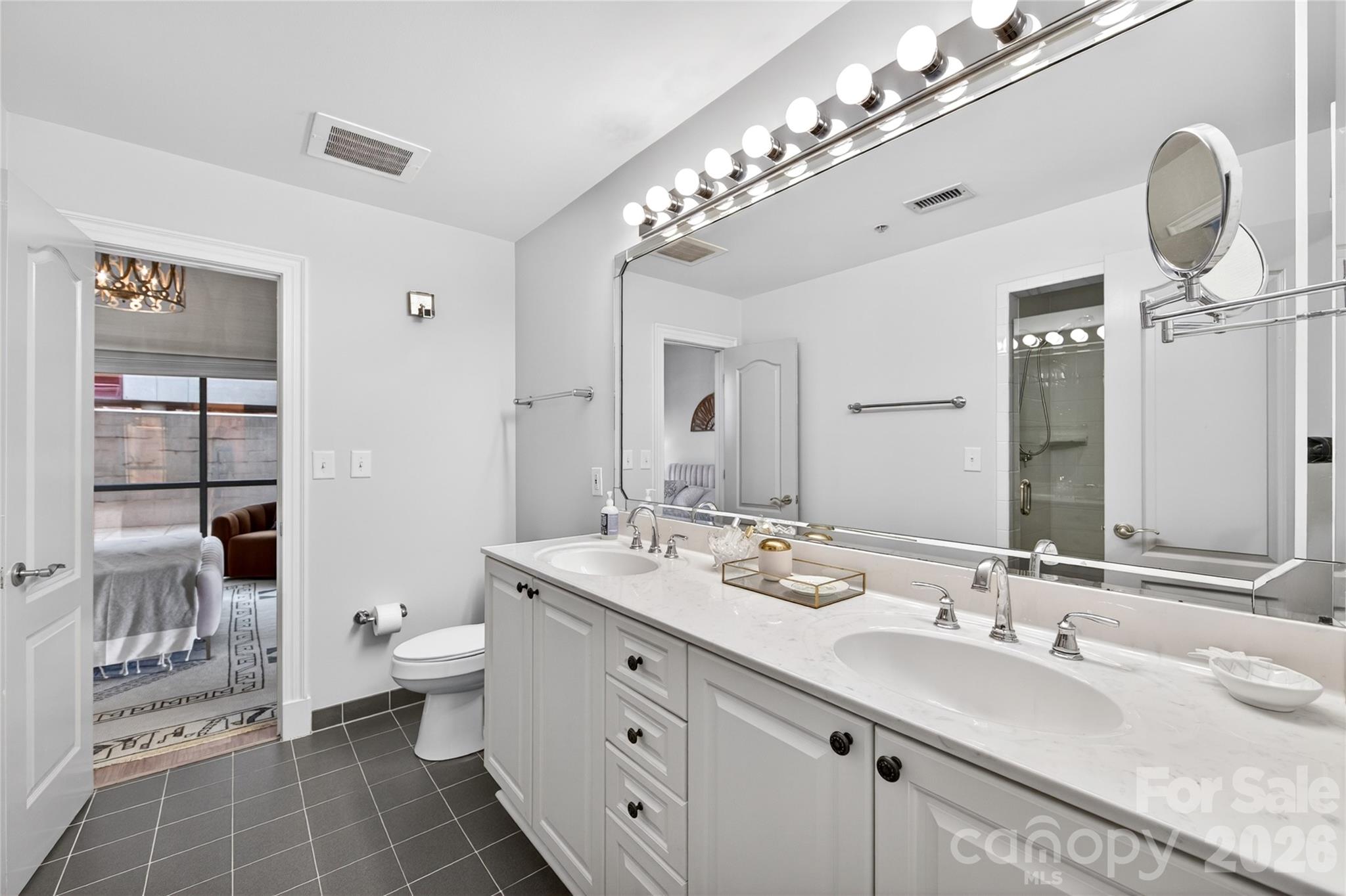 315 Arlington Avenue 503 Property Photo 16