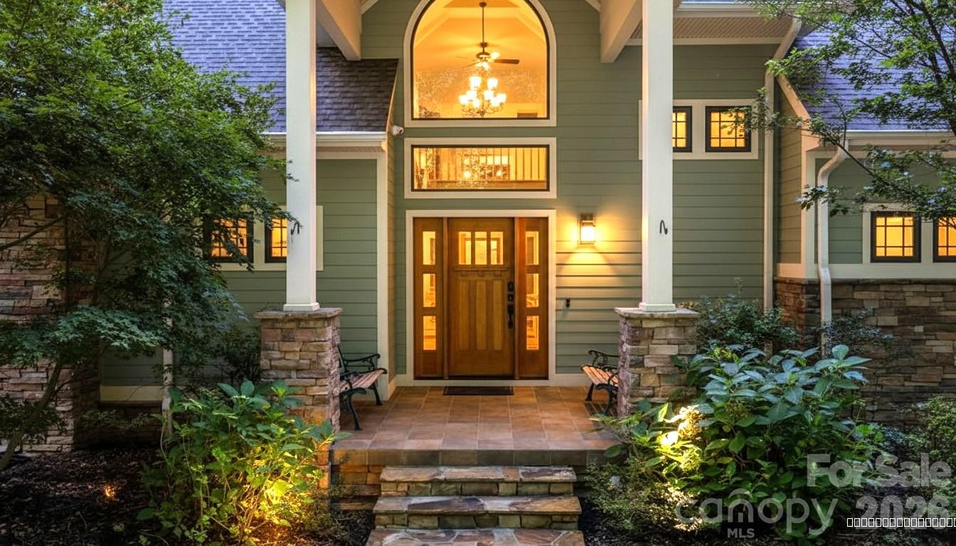 301 Gateway Drive Property Photo 1