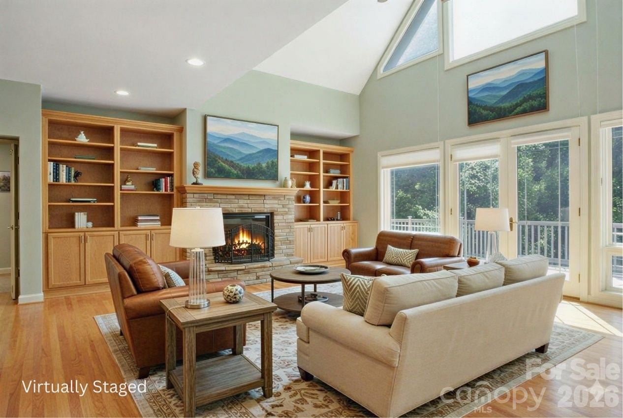 301 Gateway Drive Property Photo 4