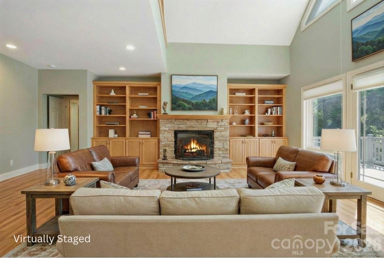301 Gateway Drive Property Photo 5