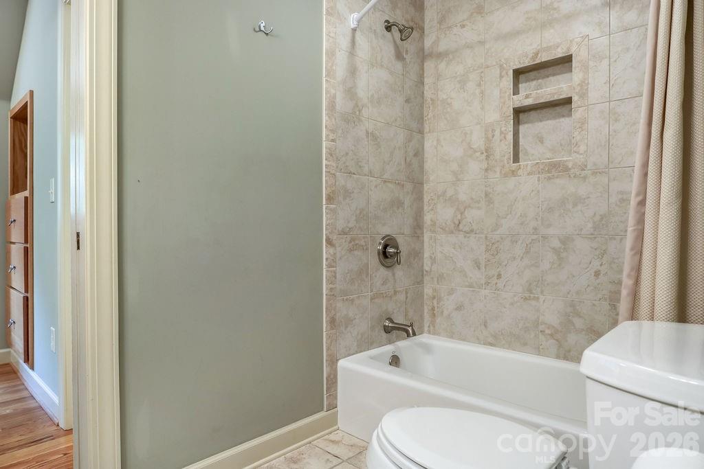 301 Gateway Drive Property Photo 33