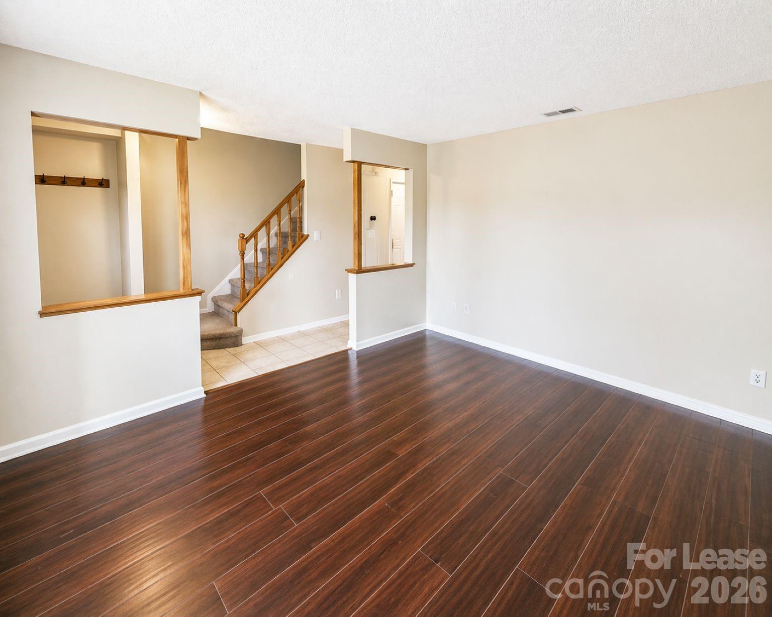 9456 Lexington Circle D Property Photo 3