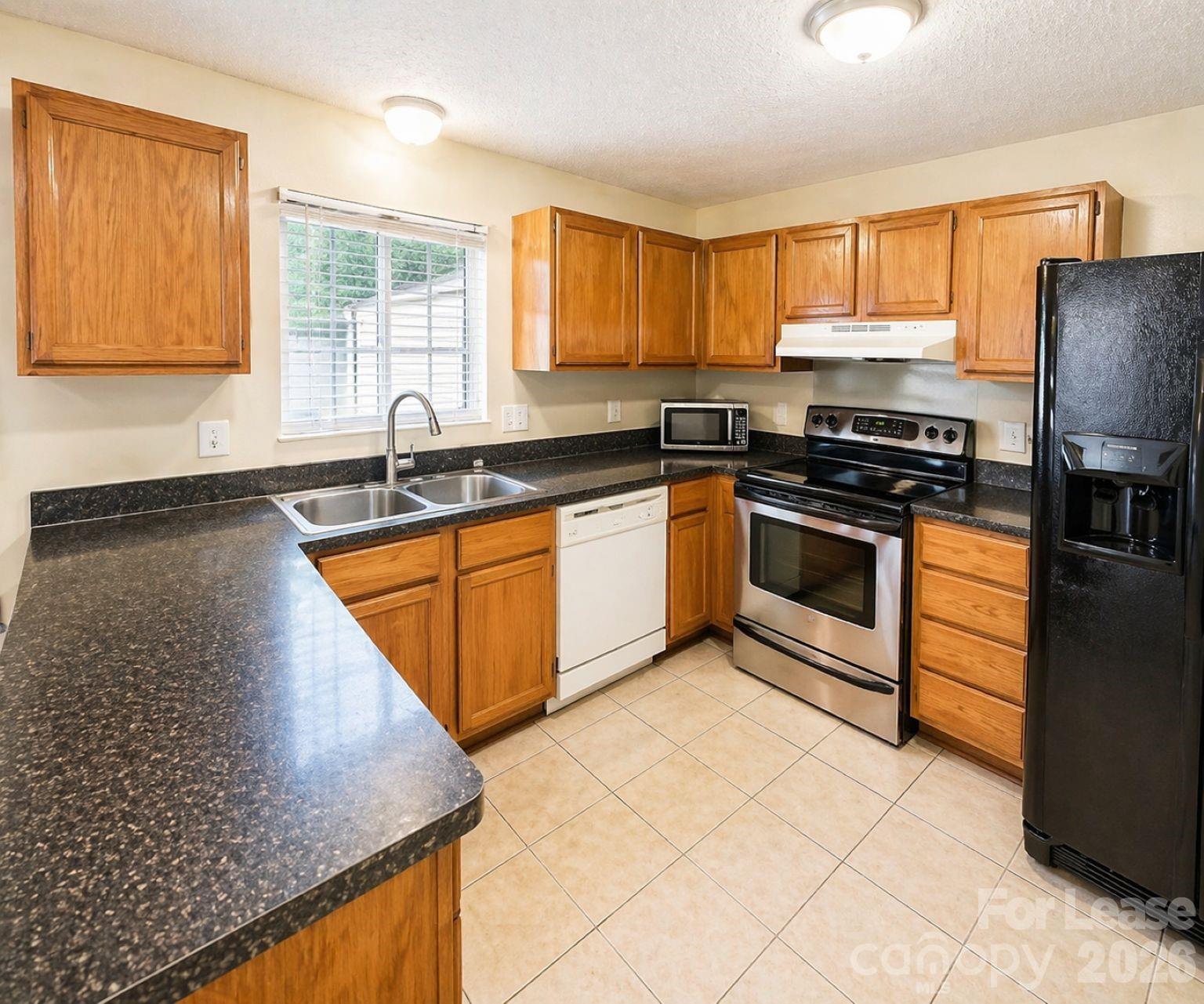 9456 Lexington Circle D Property Photo 4
