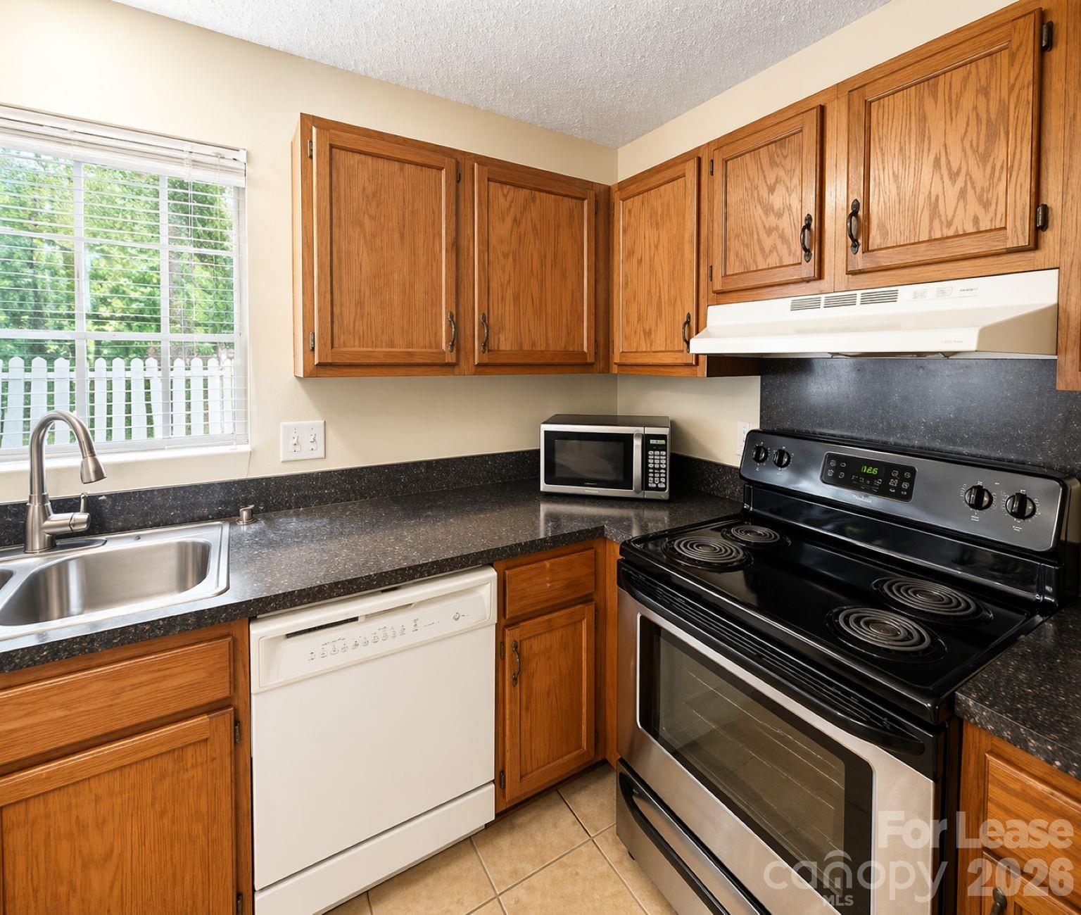 9456 Lexington Circle D Property Photo 5