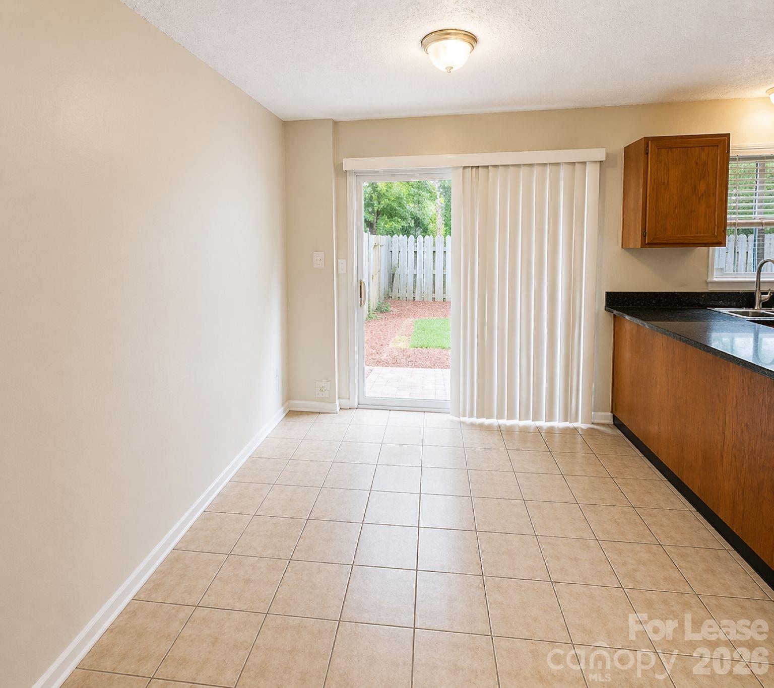 9456 Lexington Circle D Property Photo 6